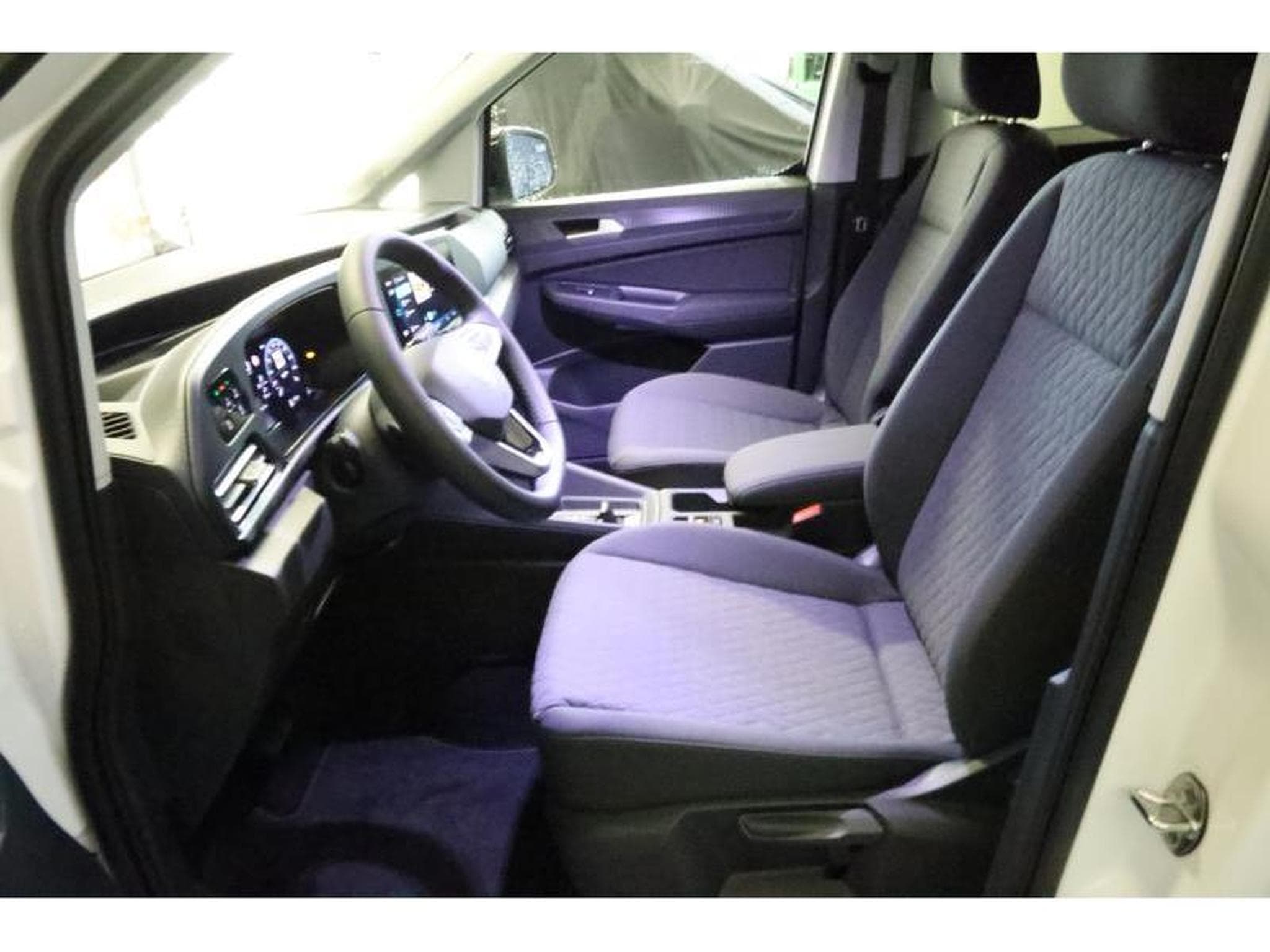 VW Caddy Life (2025) - Photo 11