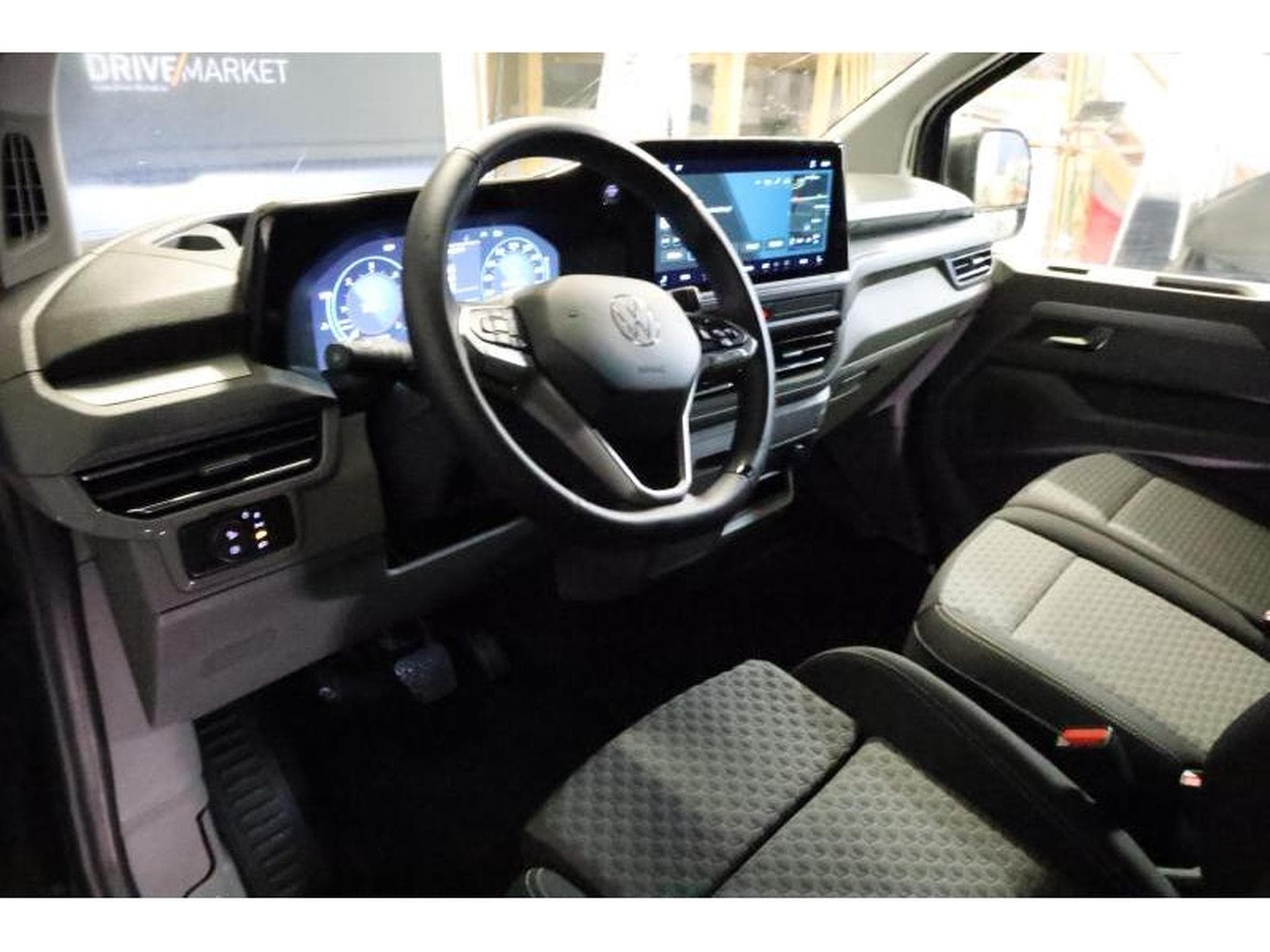 VW T7 STYLE COURT (2025) - Foto 10