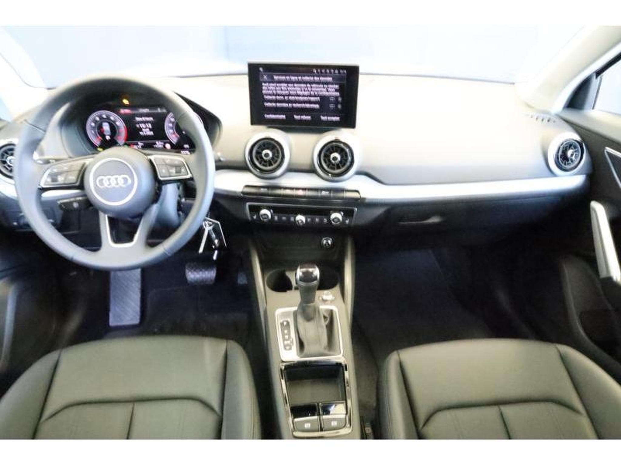 Audi Q2 35 TFSI S tronic (2025) - Foto 2