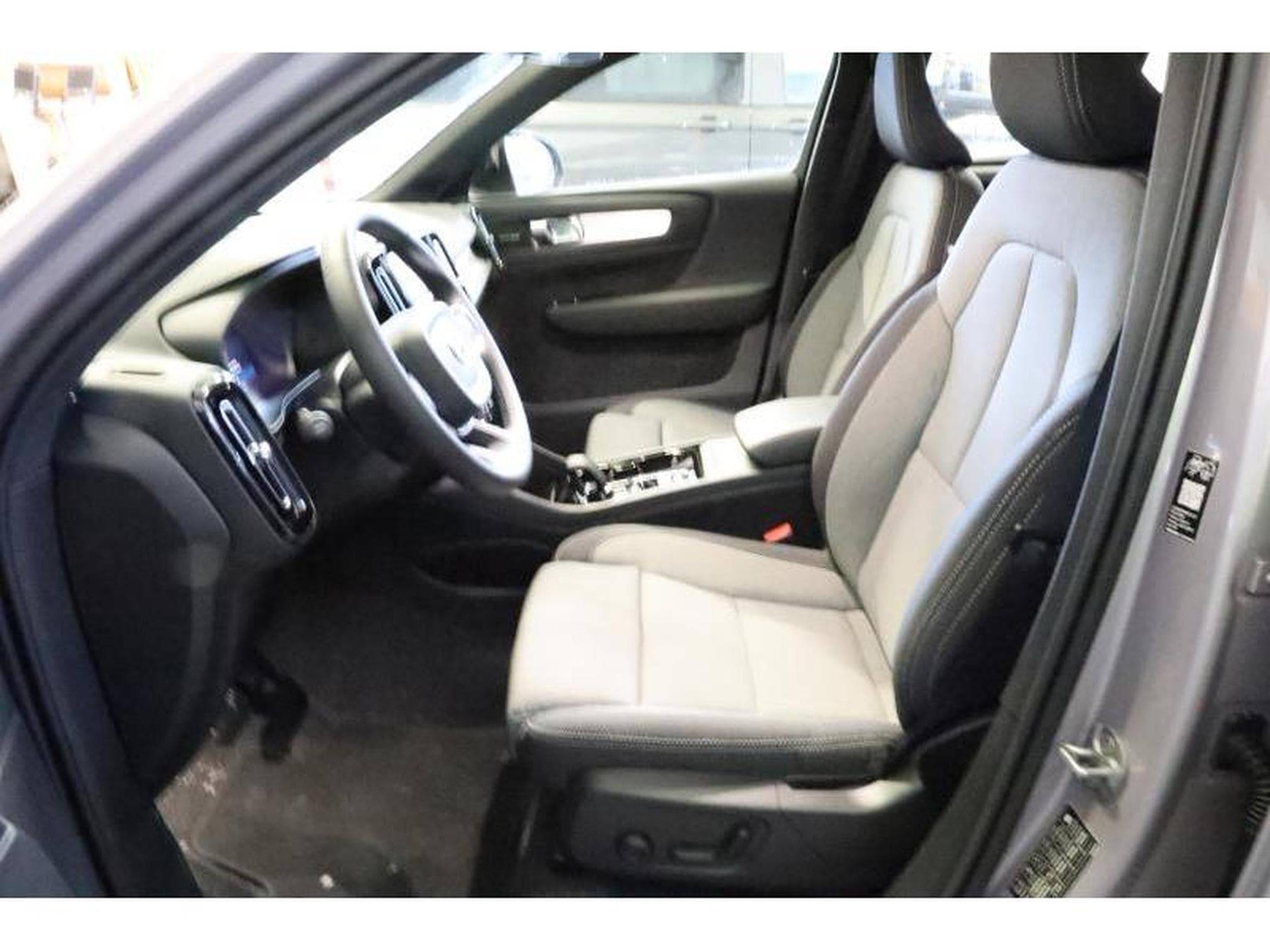 Volvo XC40 Dark (2025) - Foto 4