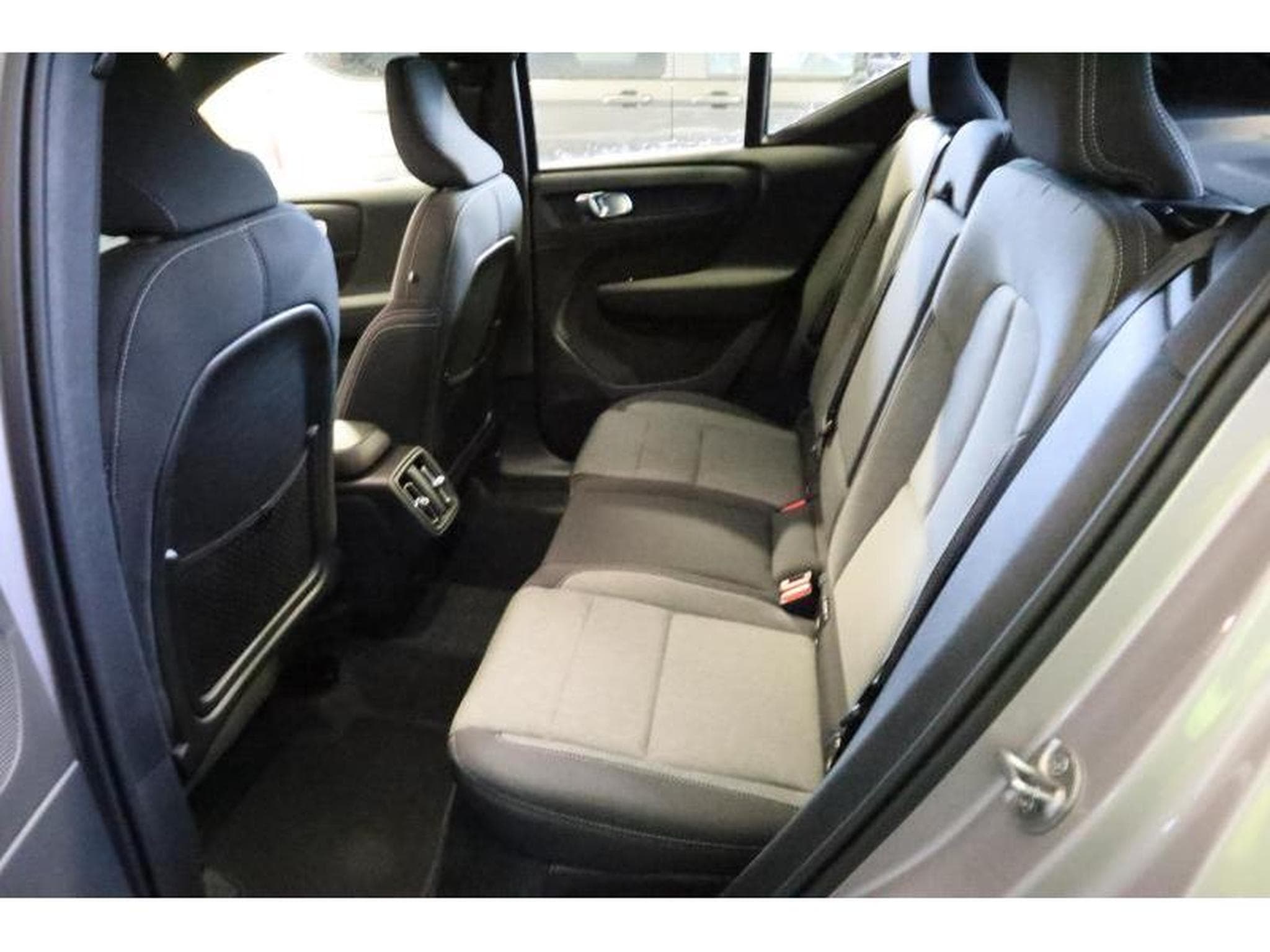 Volvo XC40 Dark (2025) - Foto 9