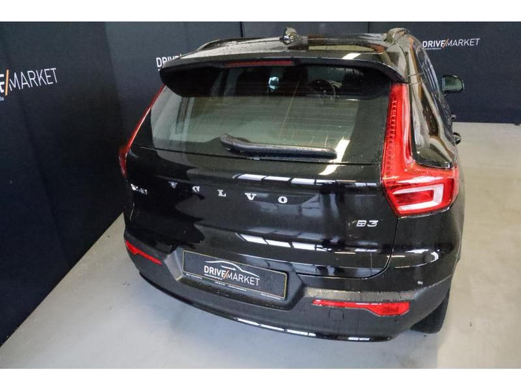 Volvo XC40 Dark (2025) - Photo 14