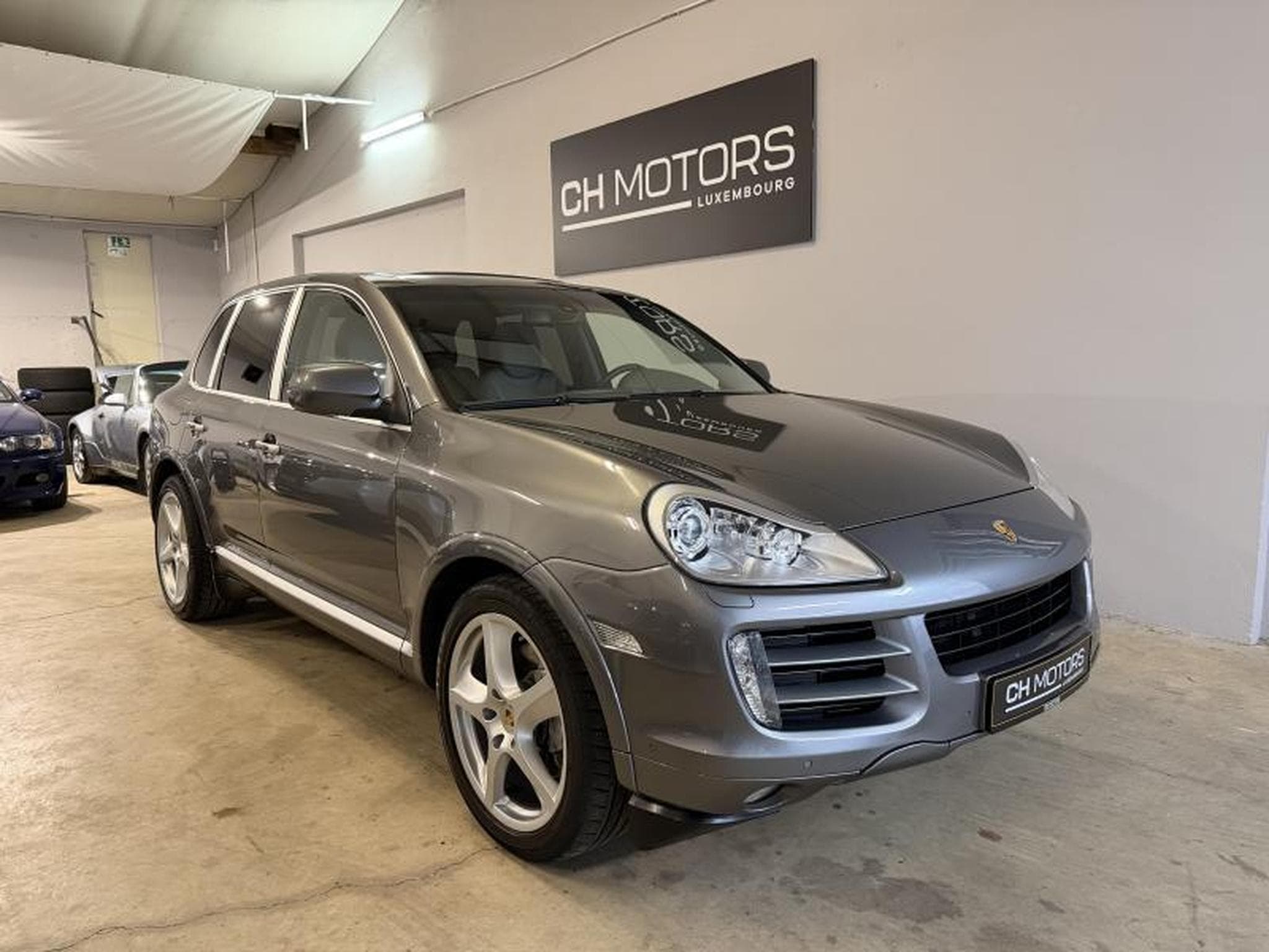 Porsche Cayenne S 4.8 V8 (2009) - Photo 1