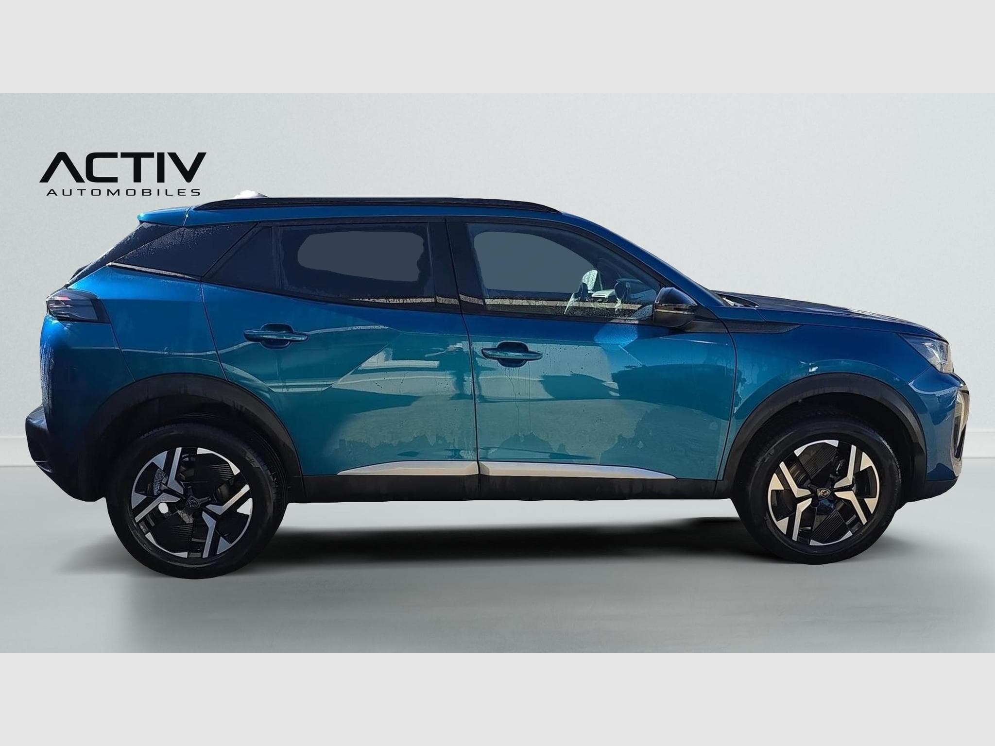 Peugeot 2008 Hybrid 145 e-DCS6 Allure (2026) - Photo 8