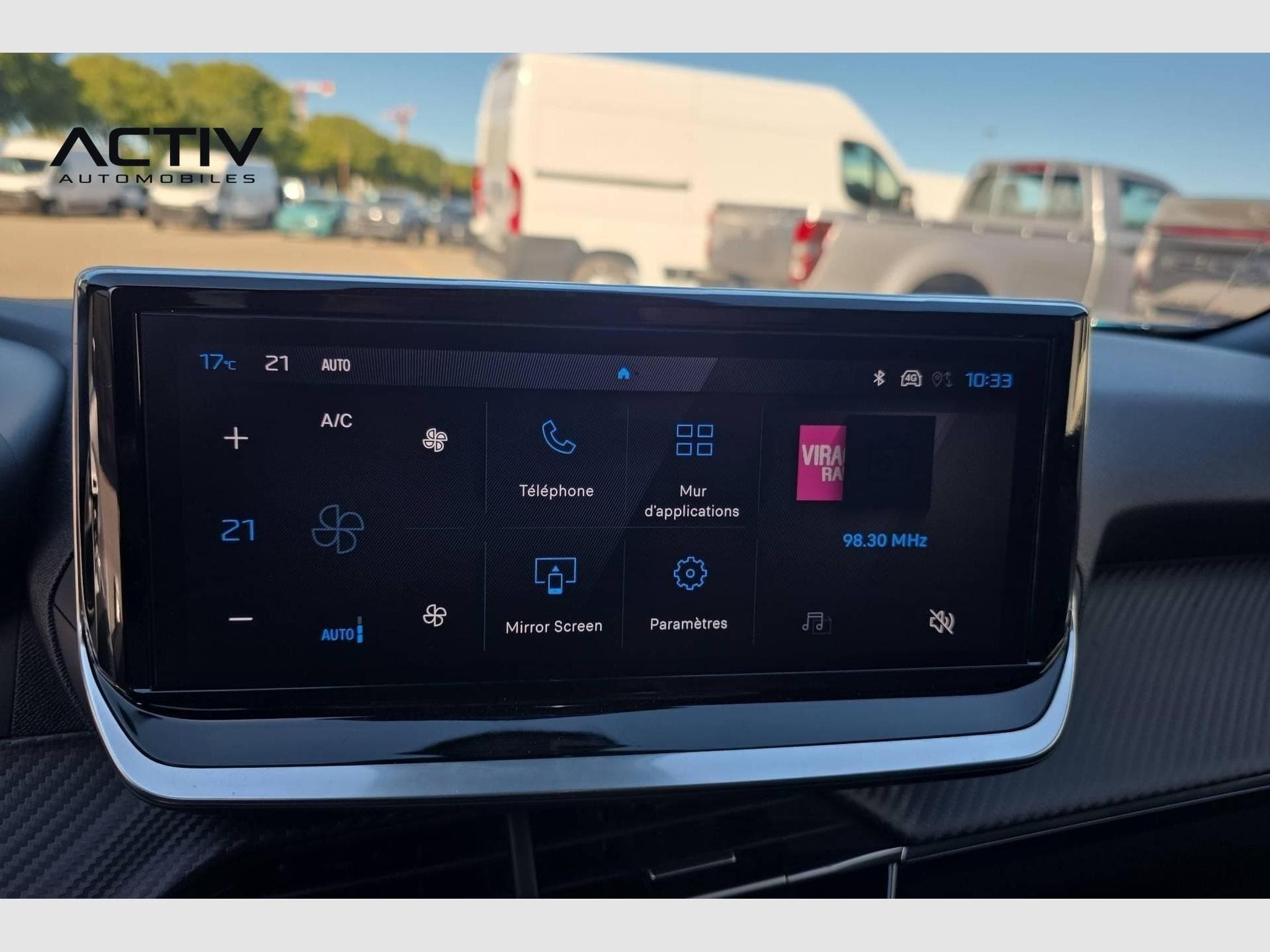 Peugeot 2008 Hybrid 145 e-DCS6 Allure (2026) - Photo 18