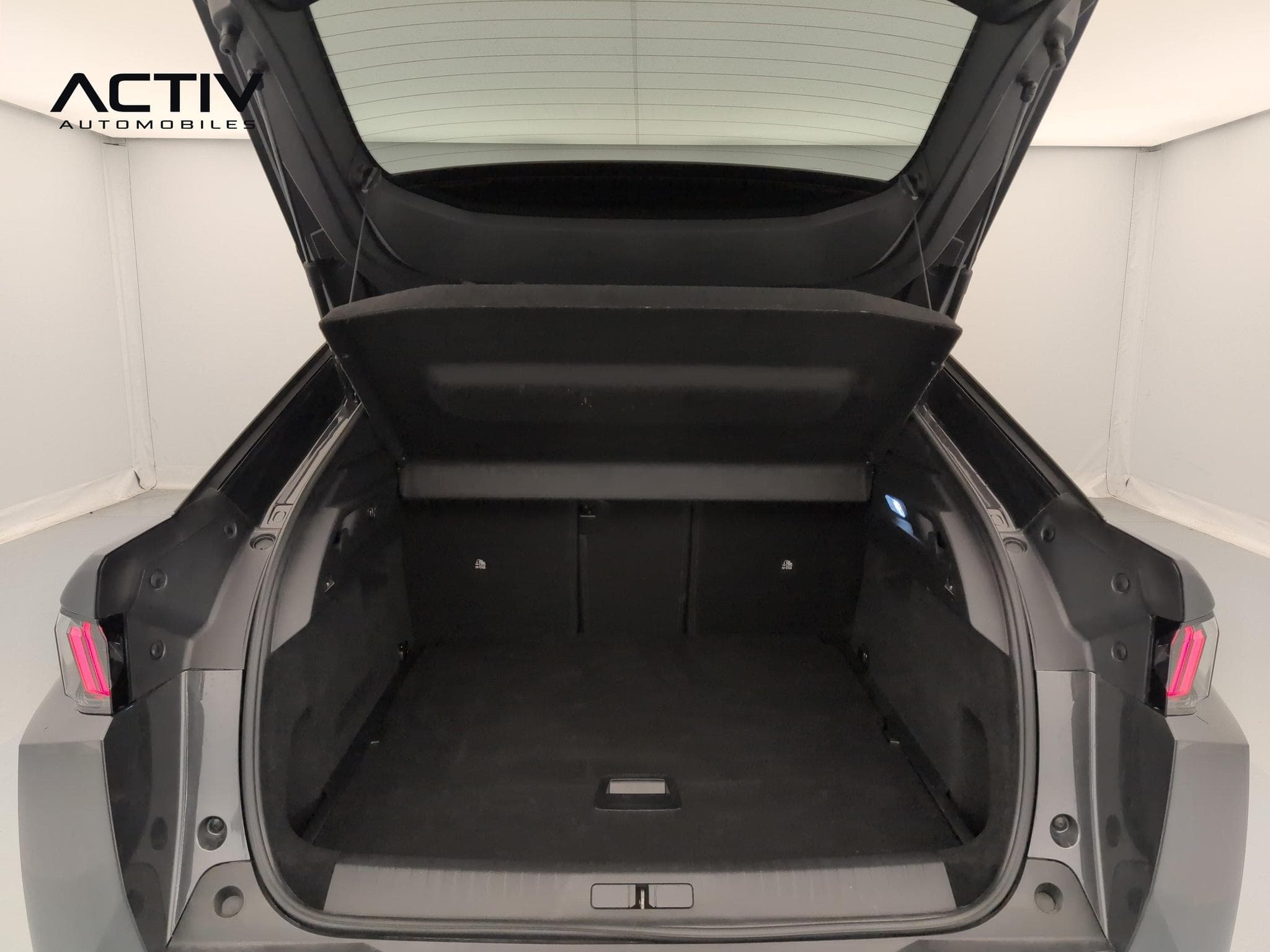 Peugeot 3008 Hybrid 145 e-DCS6 Allure (2025) - Photo 11
