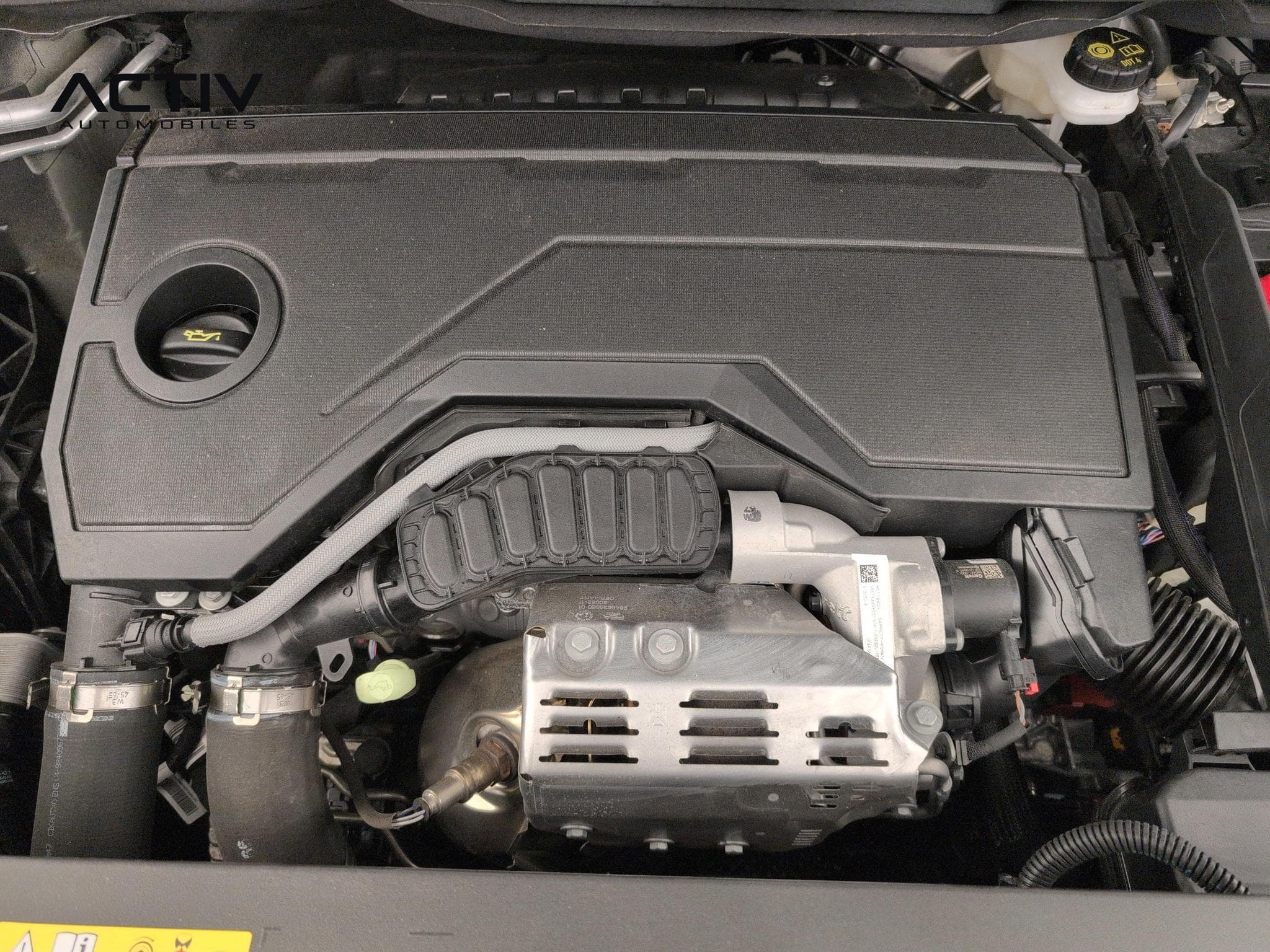 Peugeot 3008 Hybrid 145 e-DCS6 Allure (2025) - Photo 22