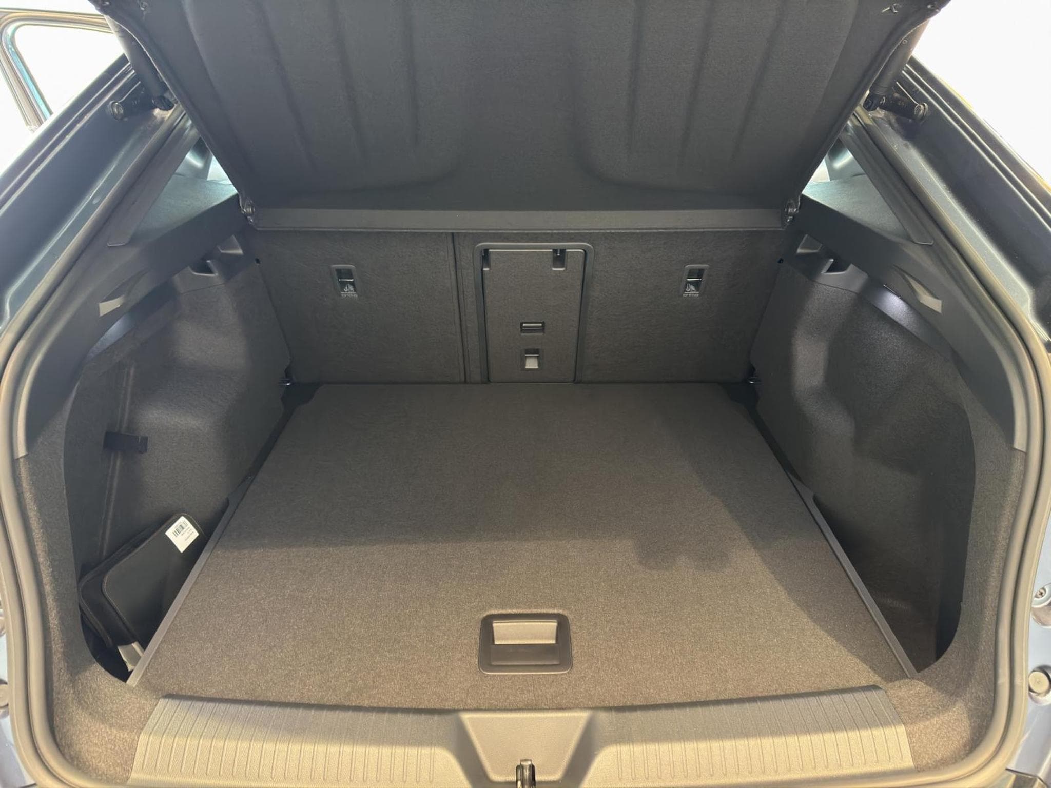Cupra Tavascan Eligible for Luxembourg\'s €3,000 BEV subsidy T&Cs apply. (2026) - Foto 18