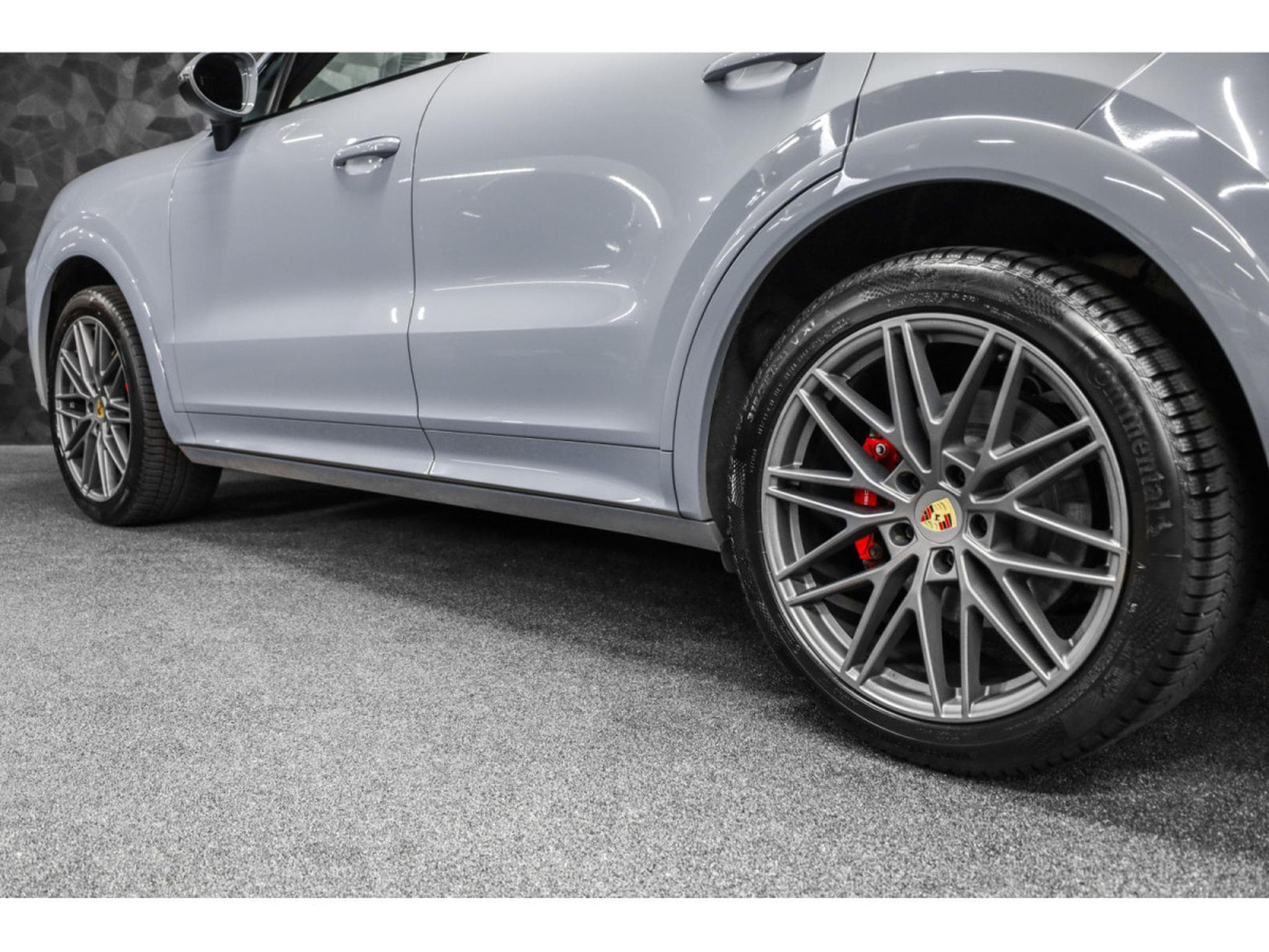 Porsche Cayenne S Coupé - ARCTIC GREY (2023) - Photo 24