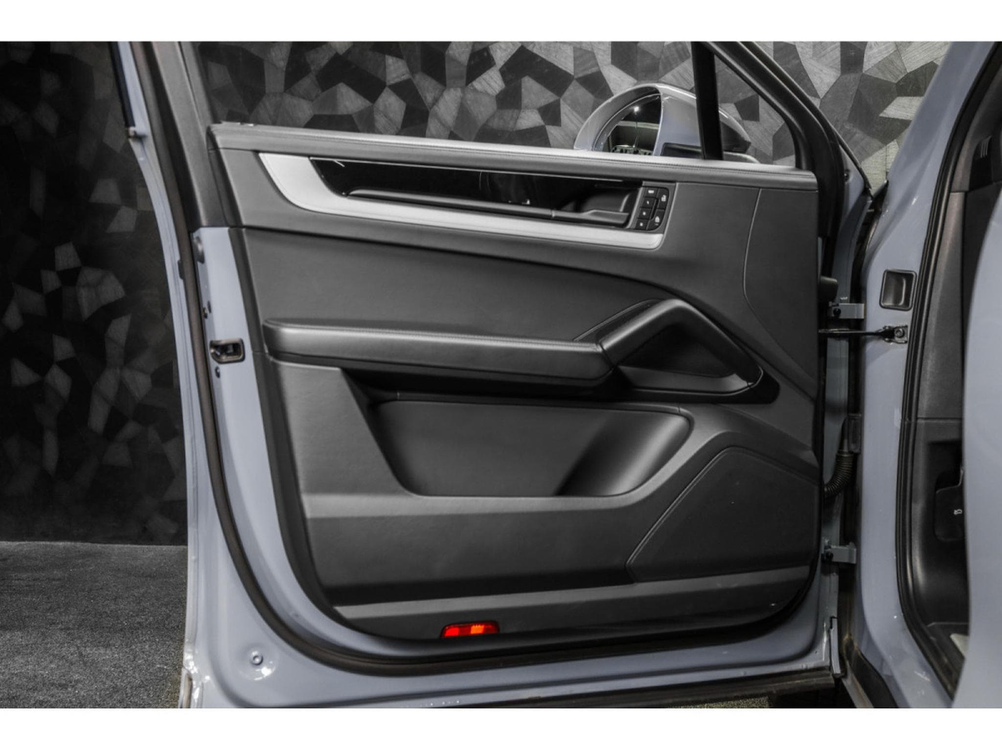 Porsche Cayenne S Coupé - ARCTIC GREY (2023) - Photo 28