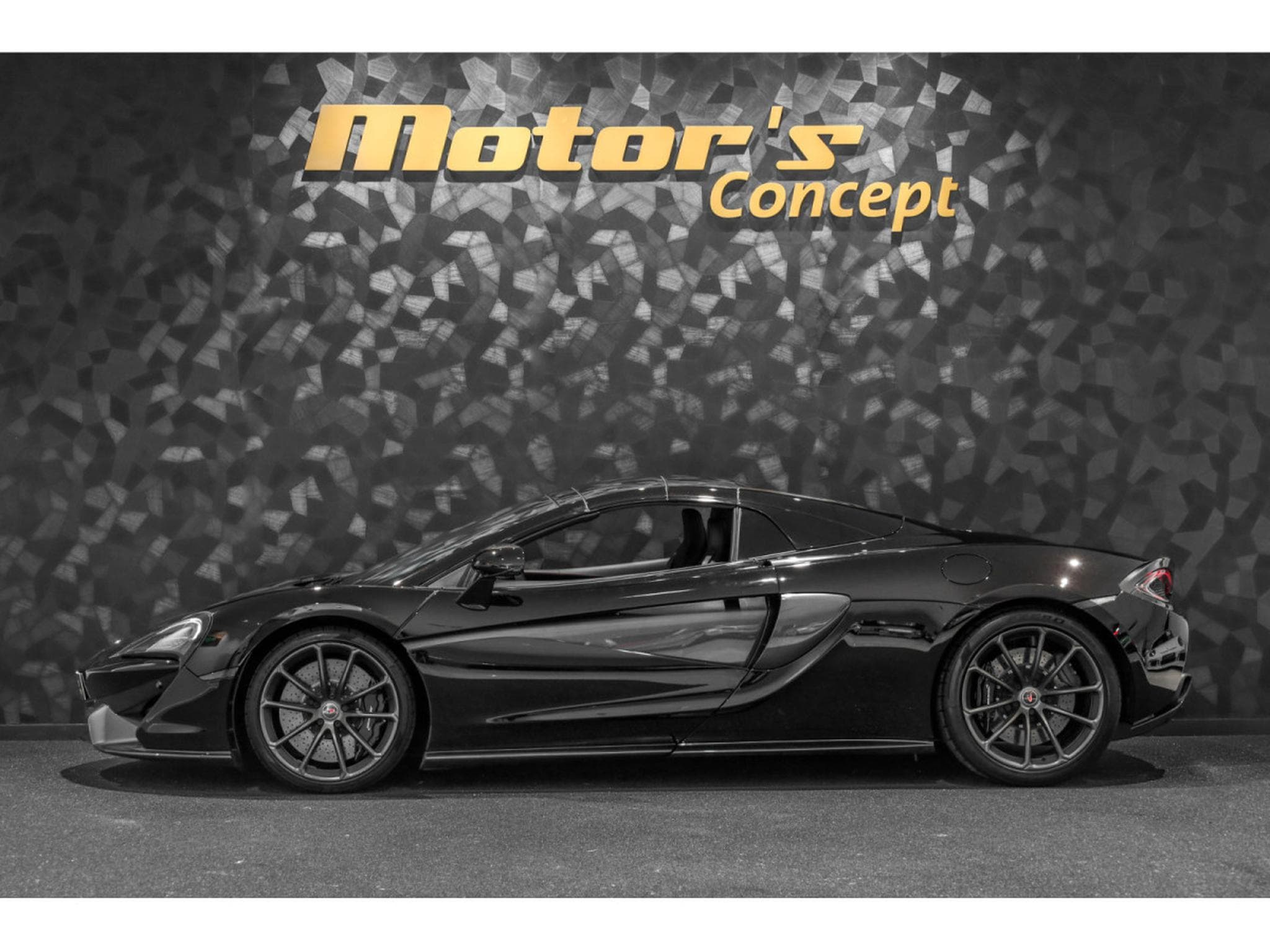 McLaren 570S Spider 3.8 V8 - FIRE BLACK (2018) - Photo 2