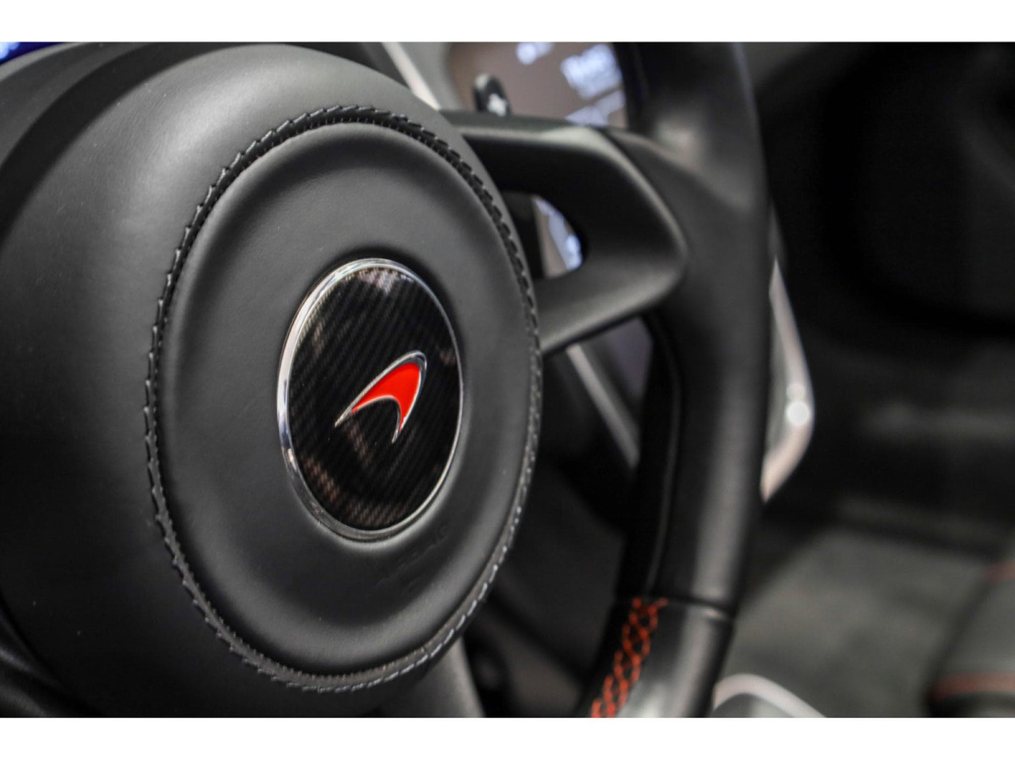 McLaren 570S Spider 3.8 V8 - FIRE BLACK (2018) - Photo 13