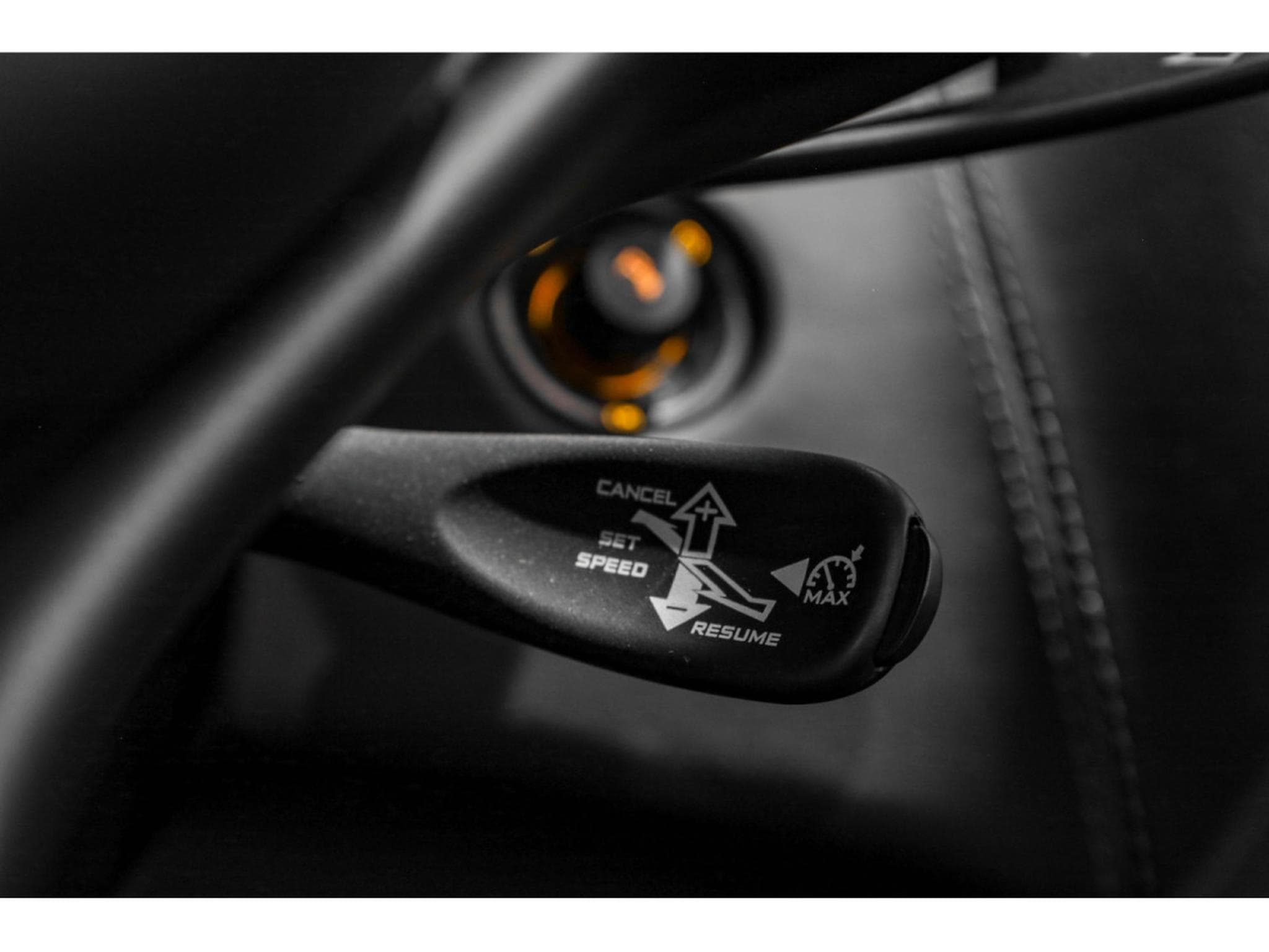 McLaren 570S Spider 3.8 V8 - FIRE BLACK (2018) - Photo 17