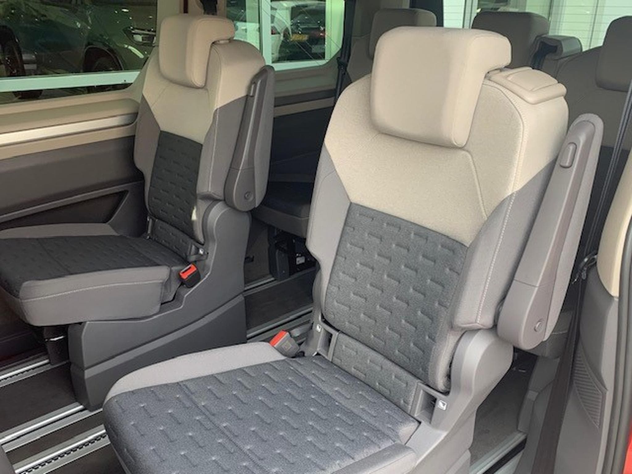 VW T7 NEW 2.0TDI 150CV LIFE CP DSG7 (2026) - Photo 3