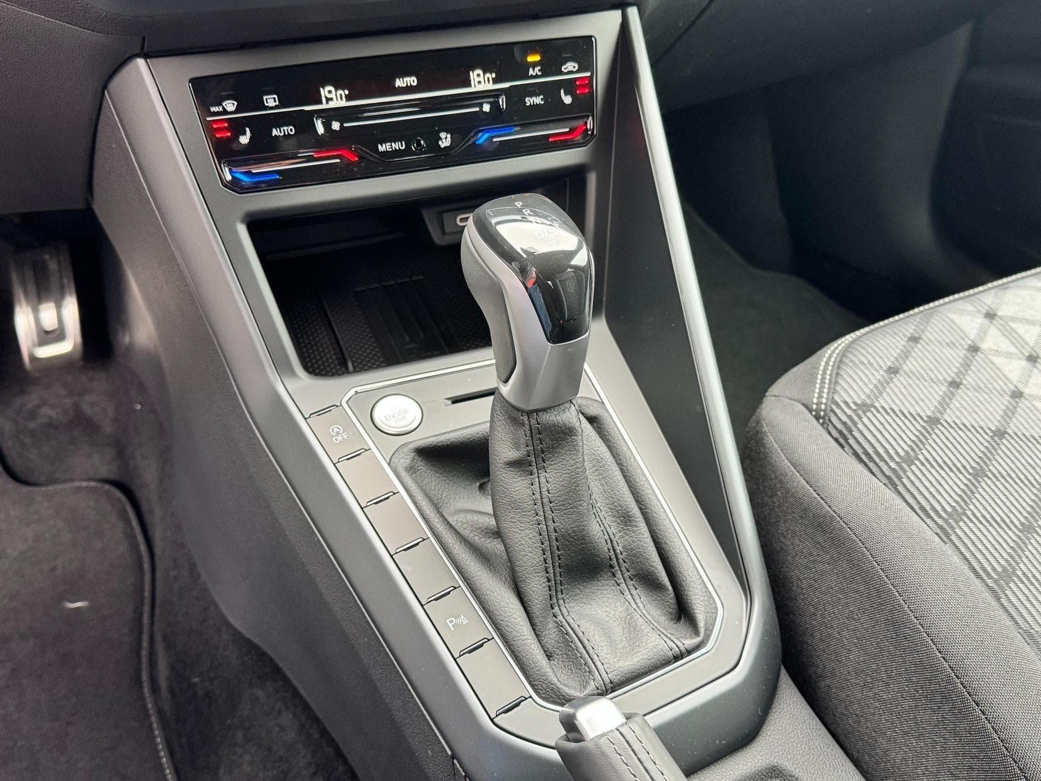 VW Taigo 1,0 TSI DSG (2025) - Foto 14