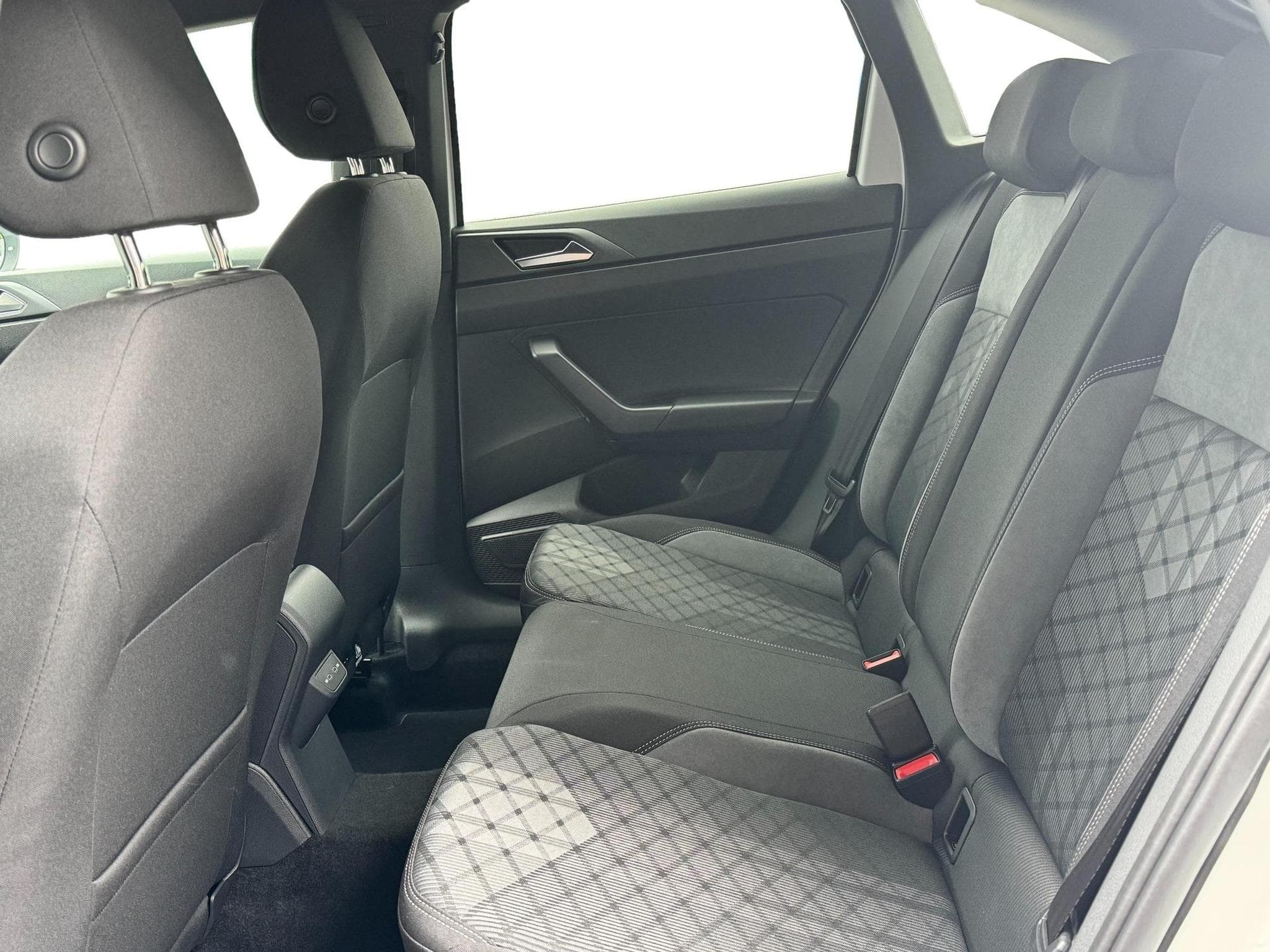 VW Taigo 1,0 TSI DSG (2025) - Foto 24