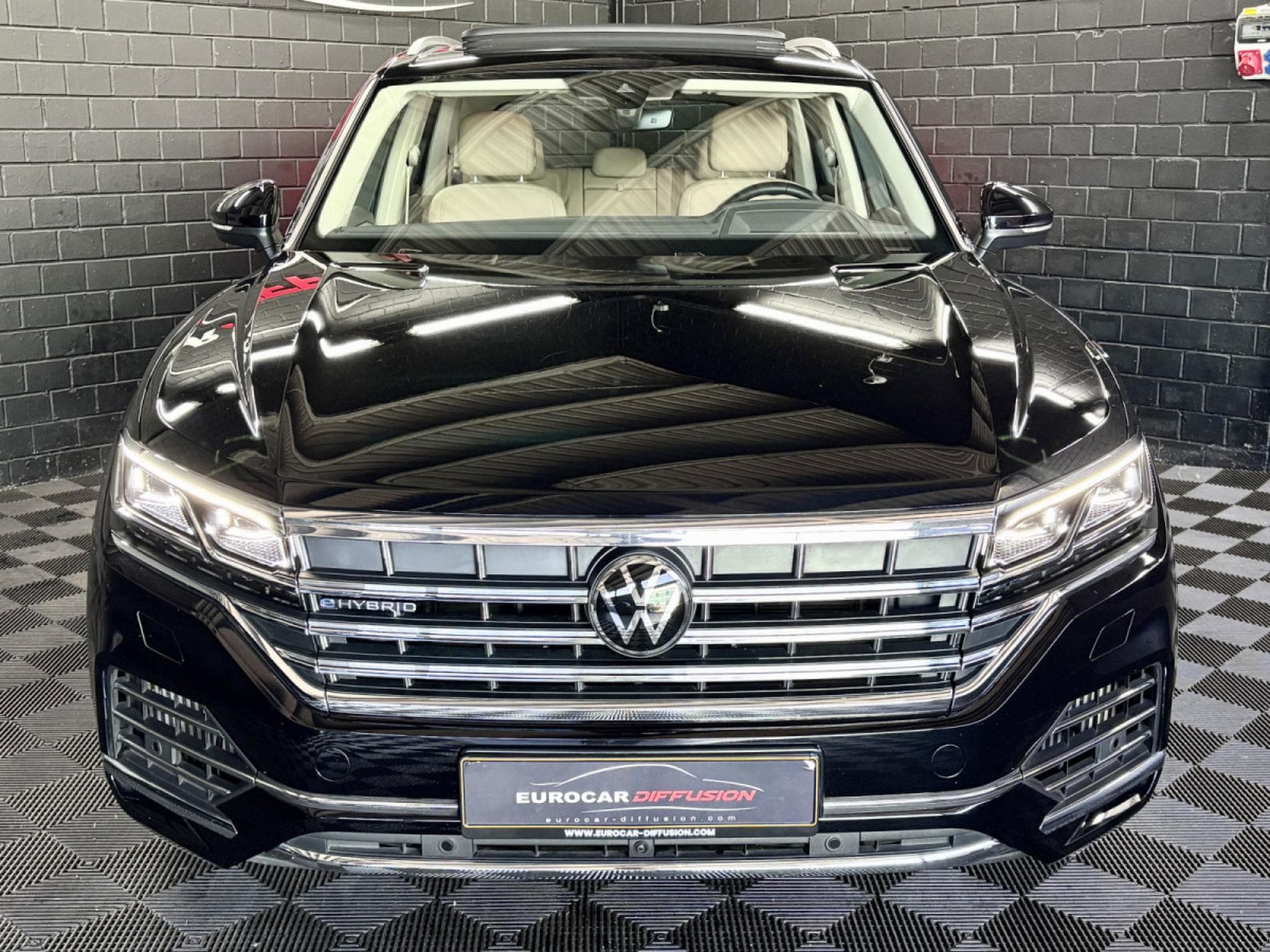 VW Touareg 3.0 TSi V6 PHEV 4MOTION 381 CV (2022) - Foto 2