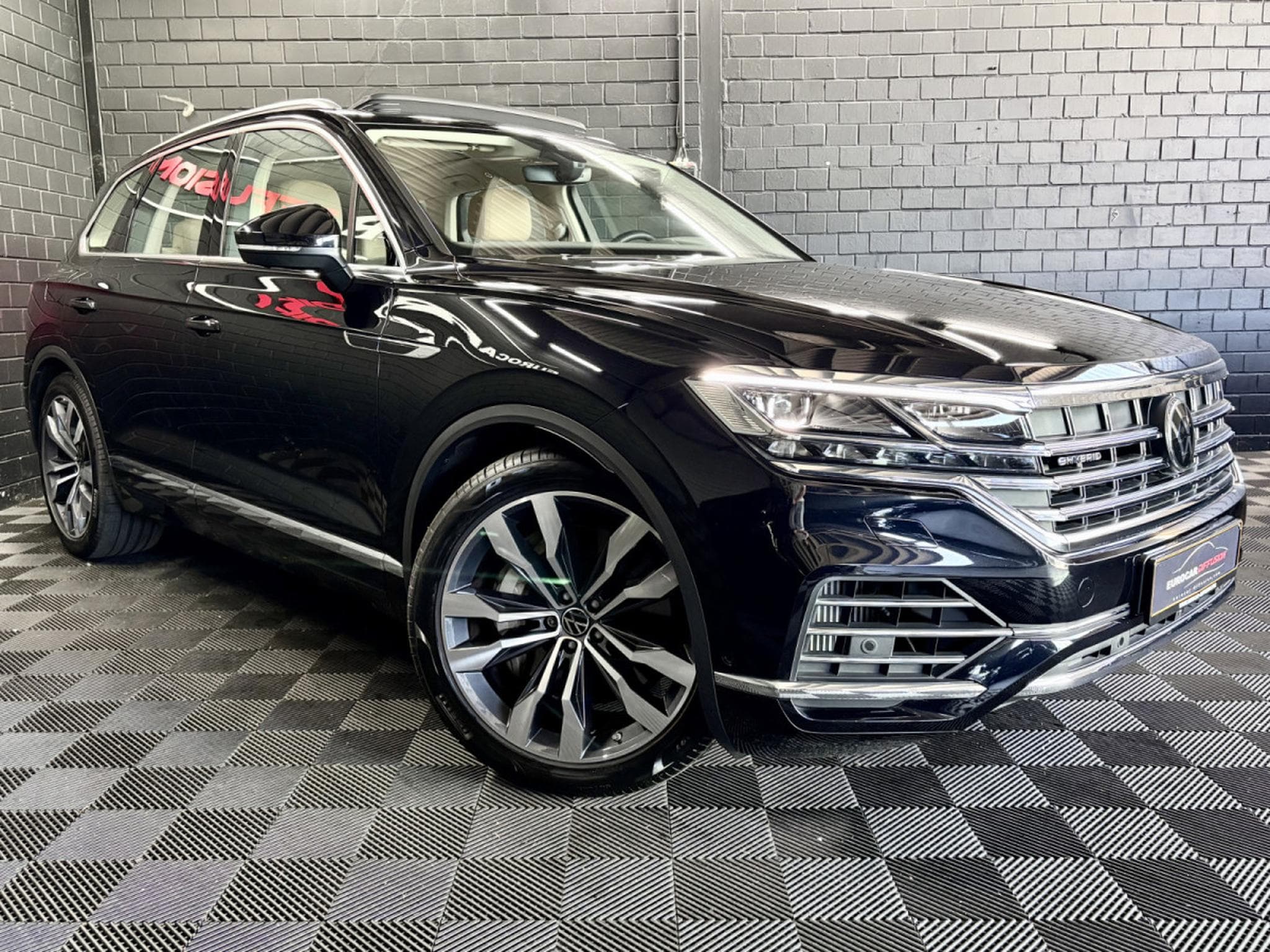 VW Touareg 3.0 TSi V6 PHEV 4MOTION 381 CV (2022) - Foto 3