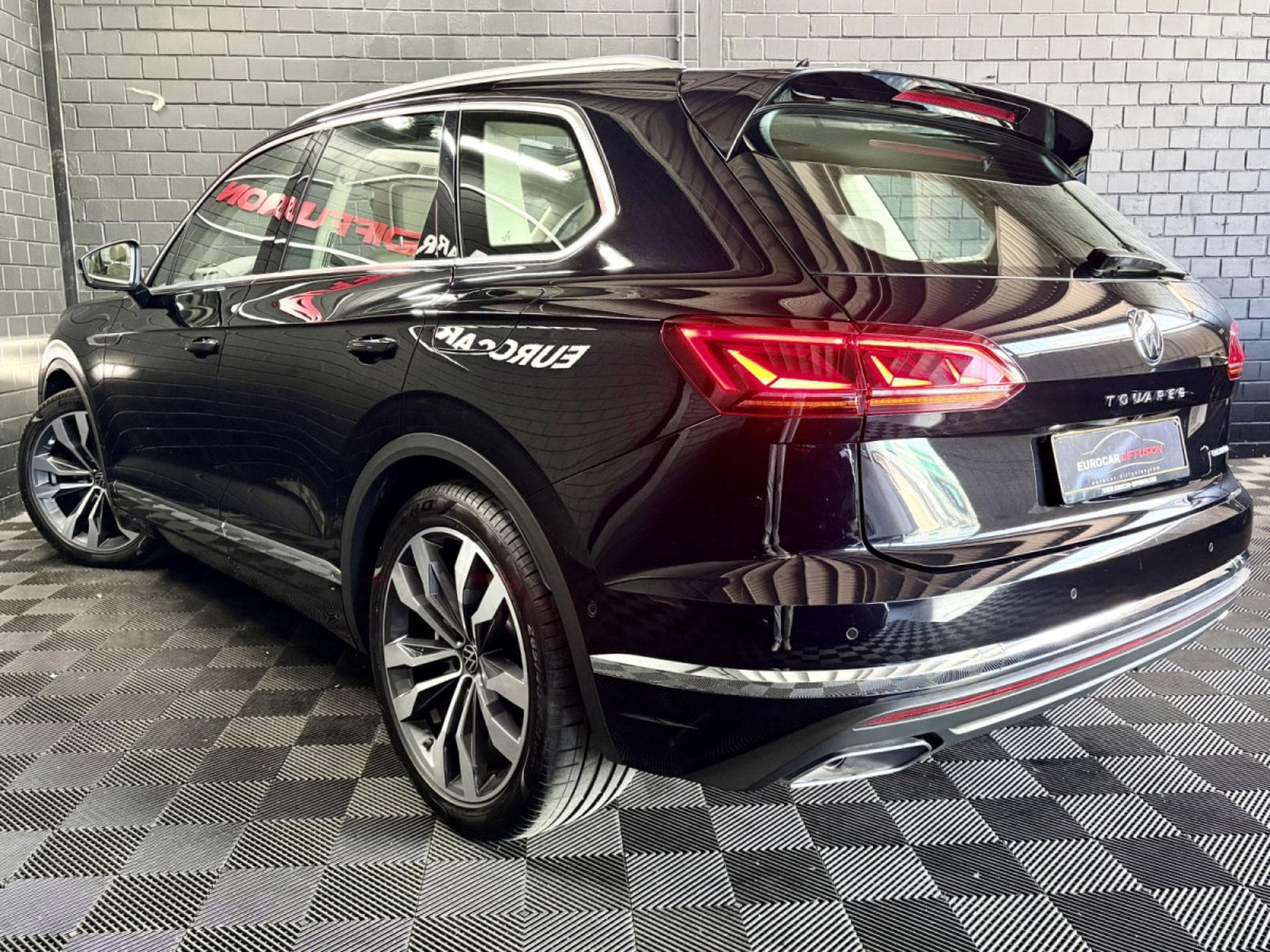 VW Touareg 3.0 TSi V6 PHEV 4MOTION 381 CV (2022) - Foto 4
