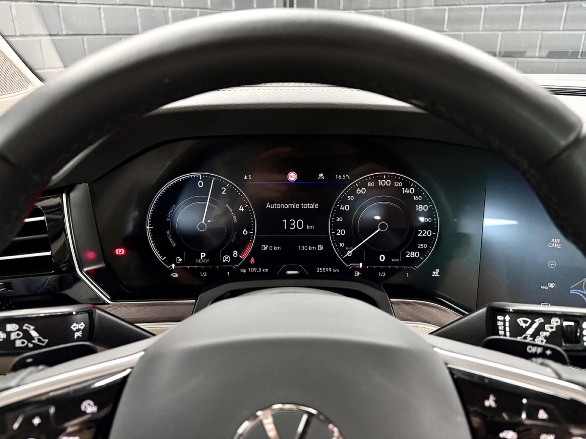 VW Touareg 3.0 TSi V6 PHEV 4MOTION 381 CV (2022) - Foto 14