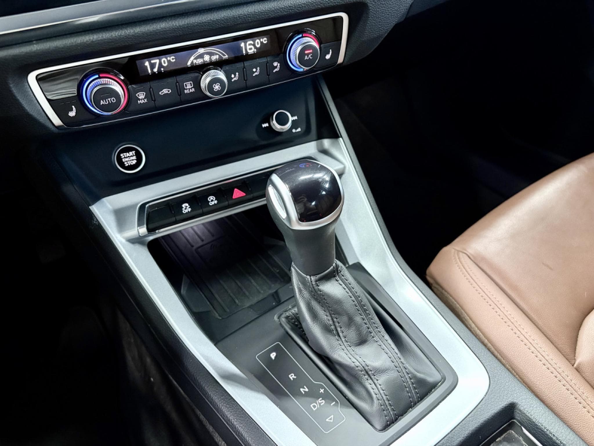 Audi Q3 35 TDI S TRONIC 7 150 CV *ATTELAGE* ACC * HAYON * (2023) - Foto 14