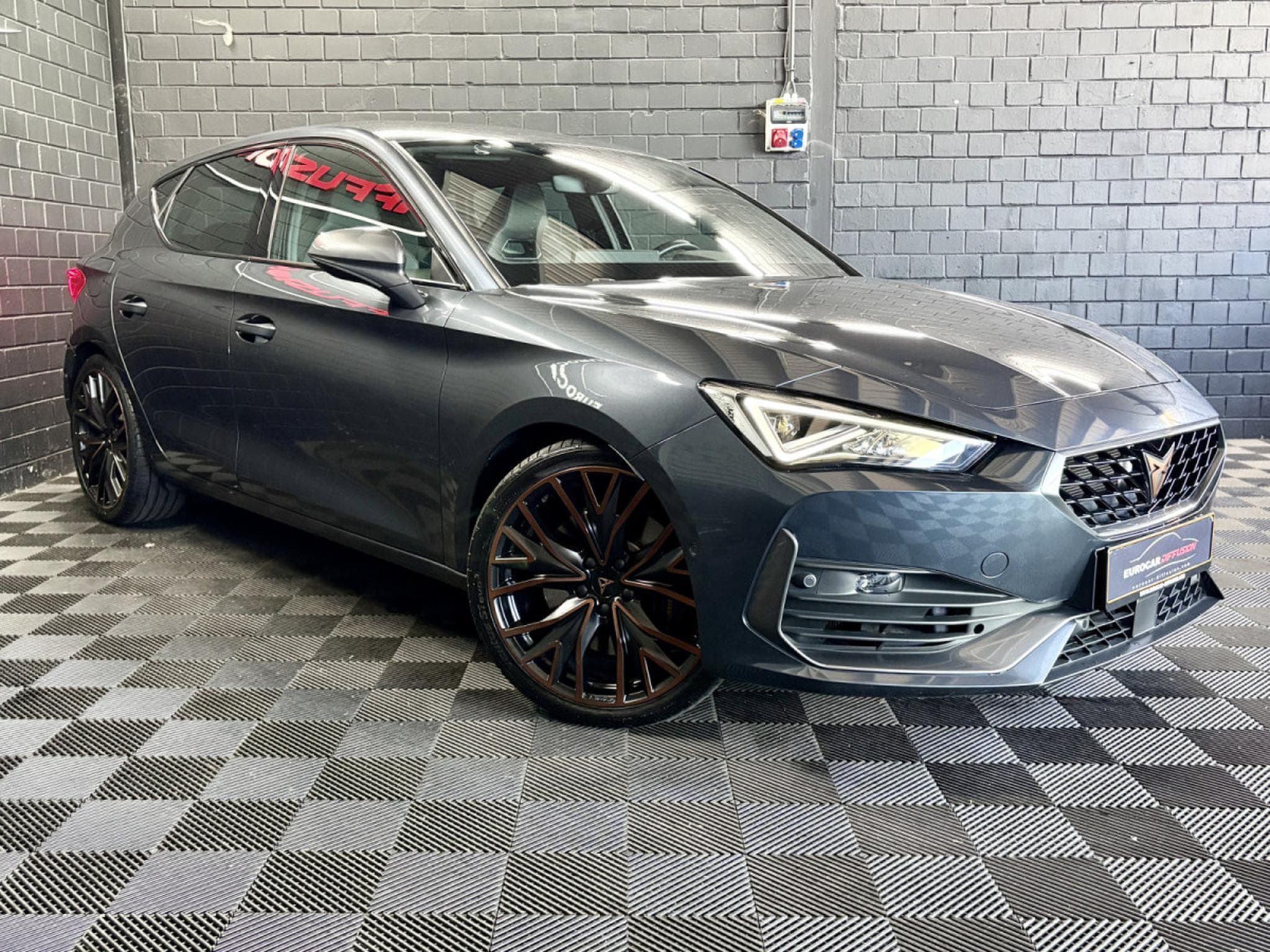 Cupra Leon VZ 2.0 TSI 300CV *VSS* BEATS * CAM * DCC* (2023) - Foto 2