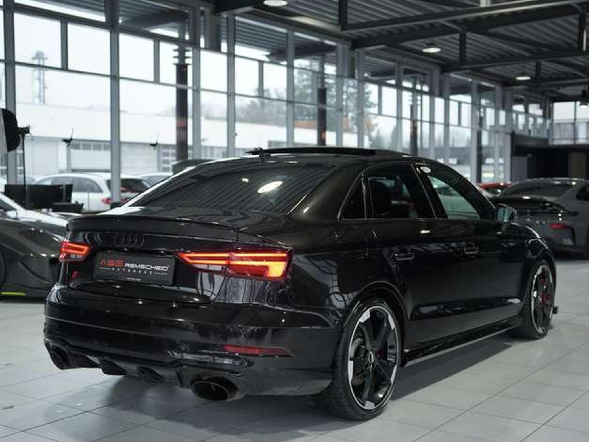 Audi RS3 q. Limousine *B&O *Pano *19 *Virtual *NOOPF (2017) - Foto 9