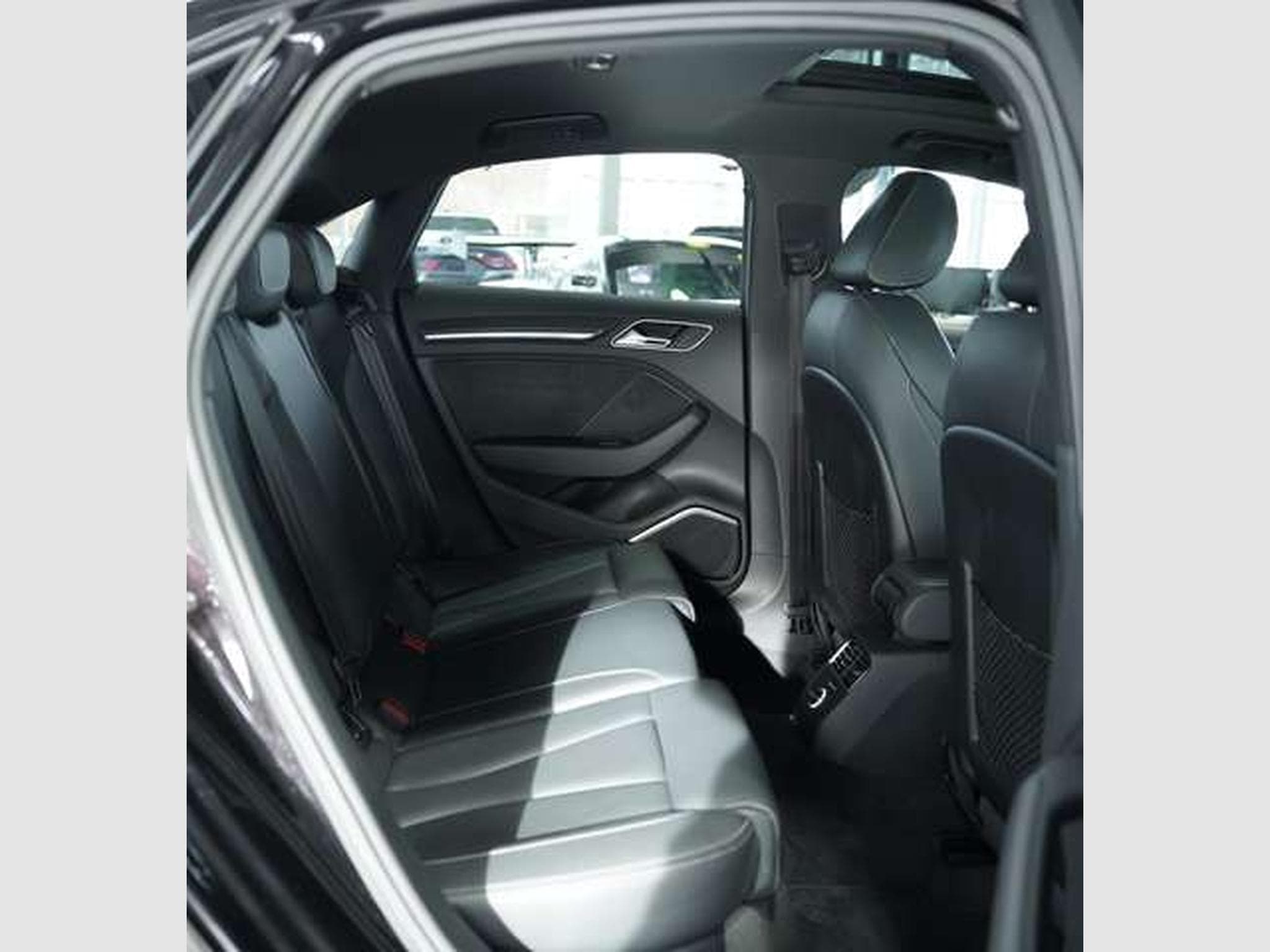 Audi RS3 q. Limousine *B&O *Pano *19 *Virtual *NOOPF (2017) - Foto 25