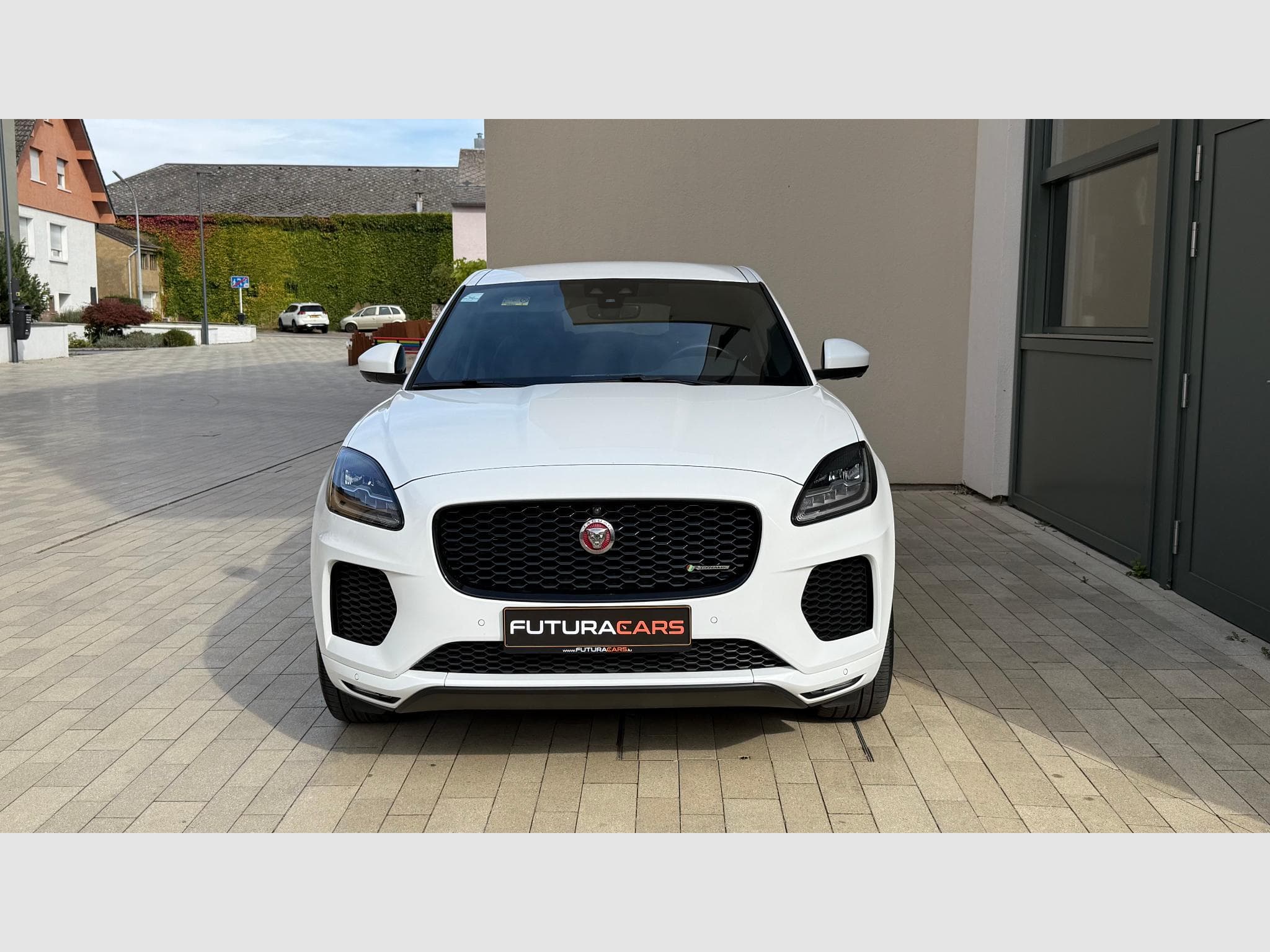 Jaguar E-Pace R-Dynamic (2019) - Photo 2