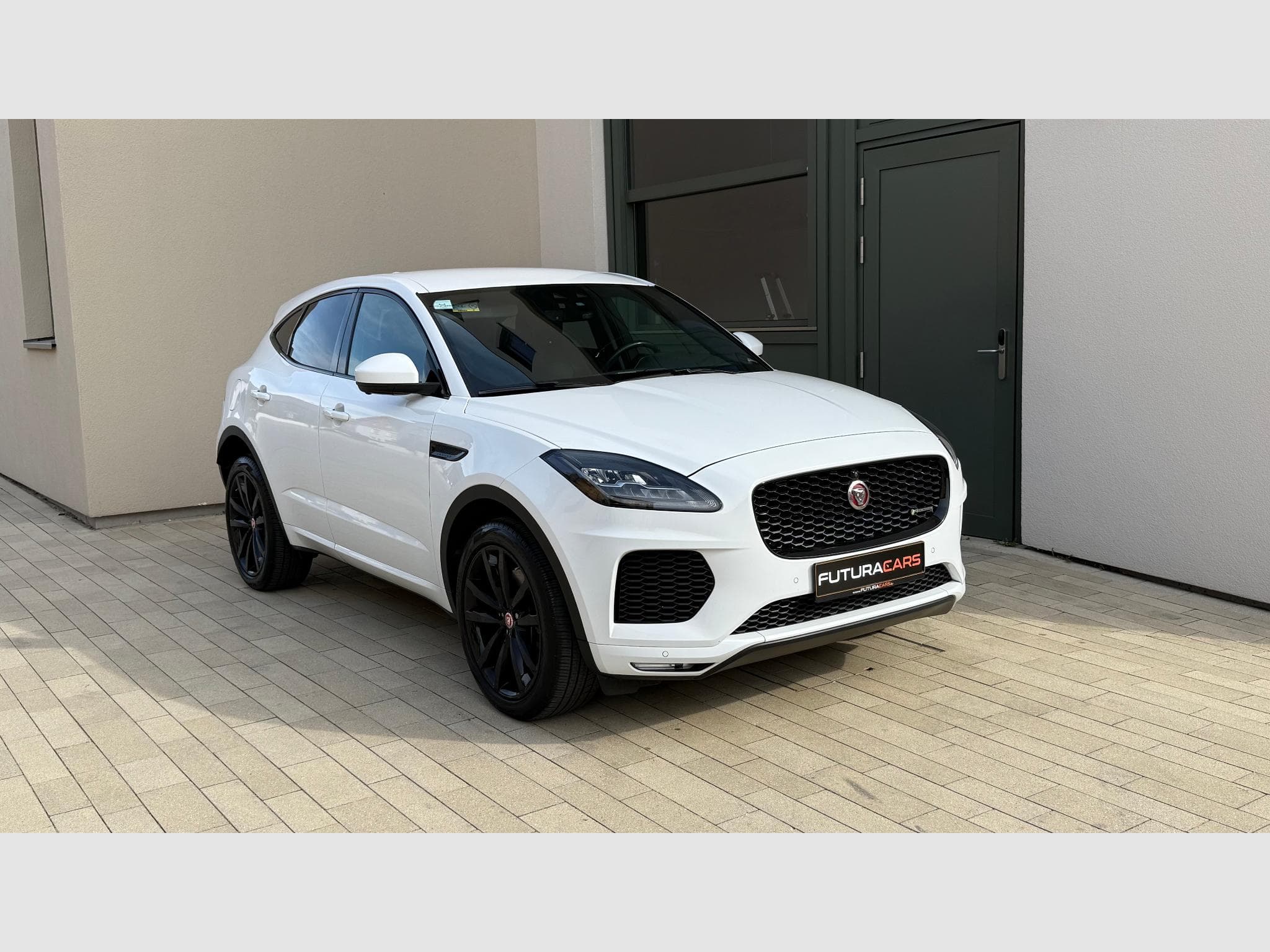 Jaguar E-Pace R-Dynamic (2019) - Photo 3