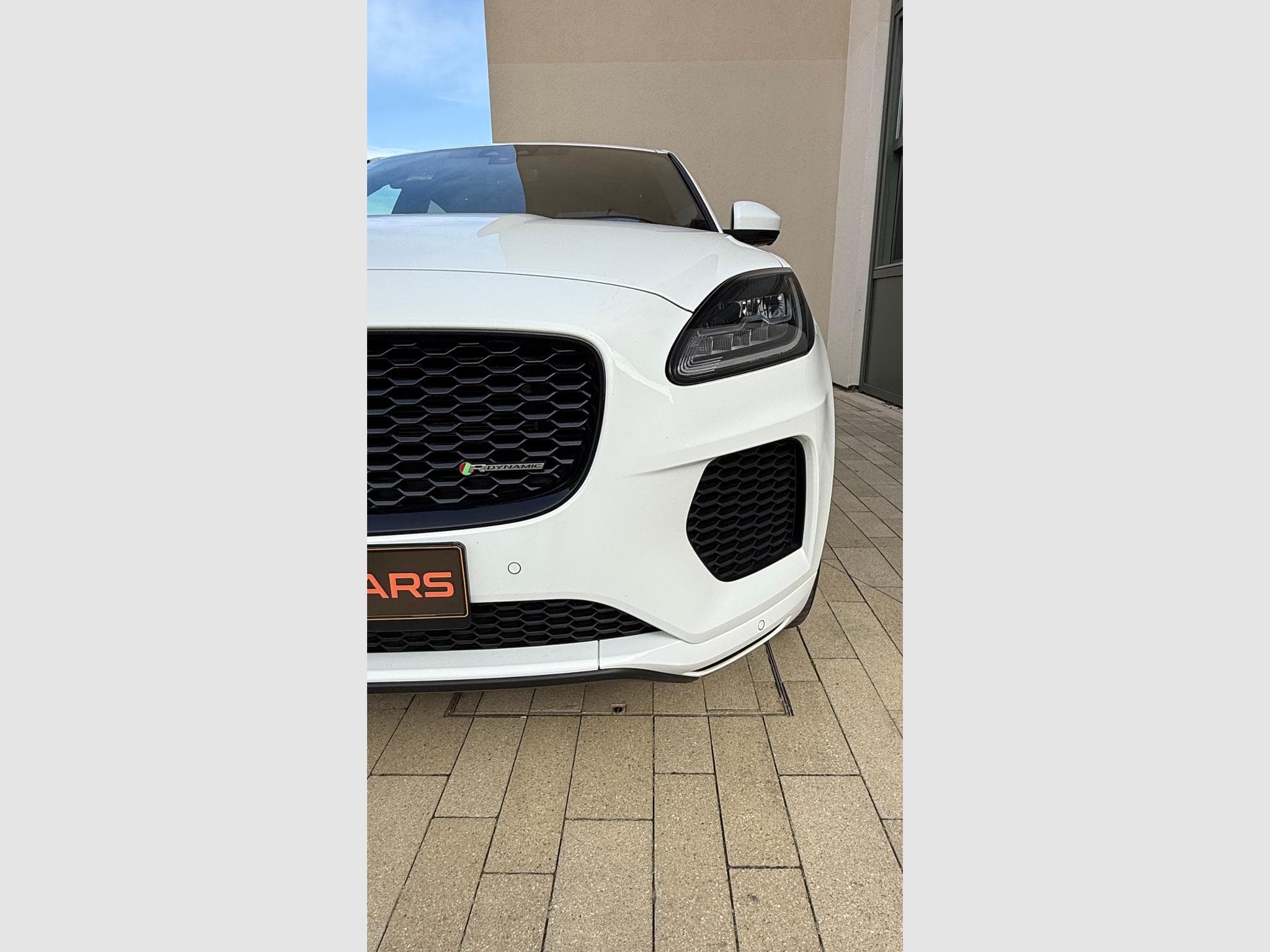 Jaguar E-Pace R-Dynamic (2019) - Photo 18