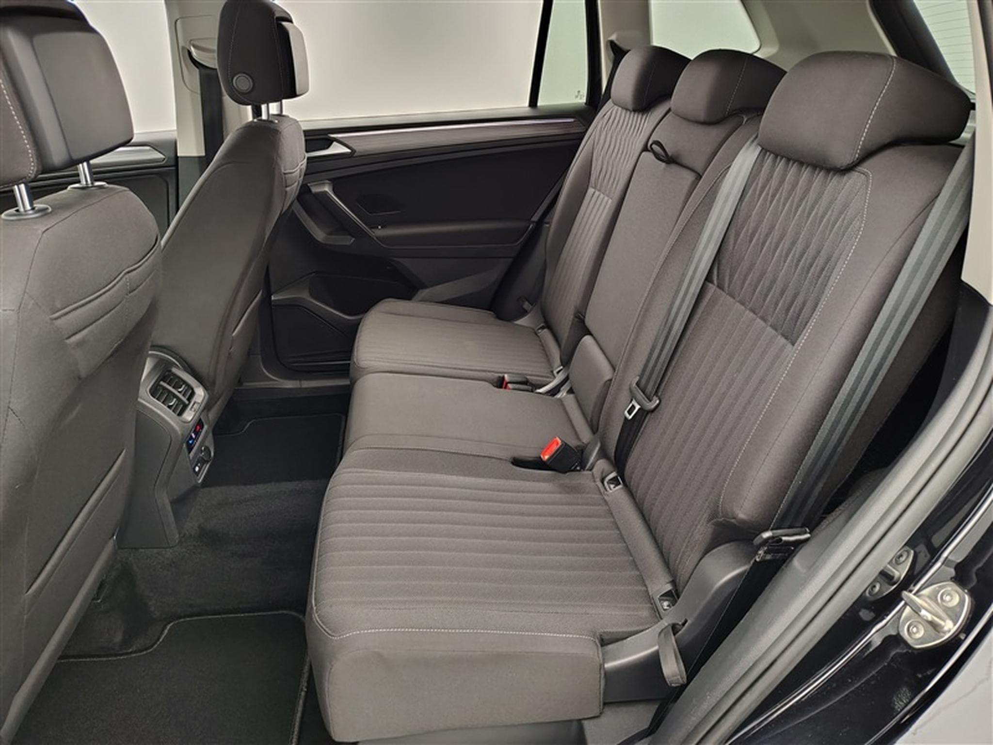 VW Tiguan 2.0 TDi SCR Life Business (2022) - Photo 13