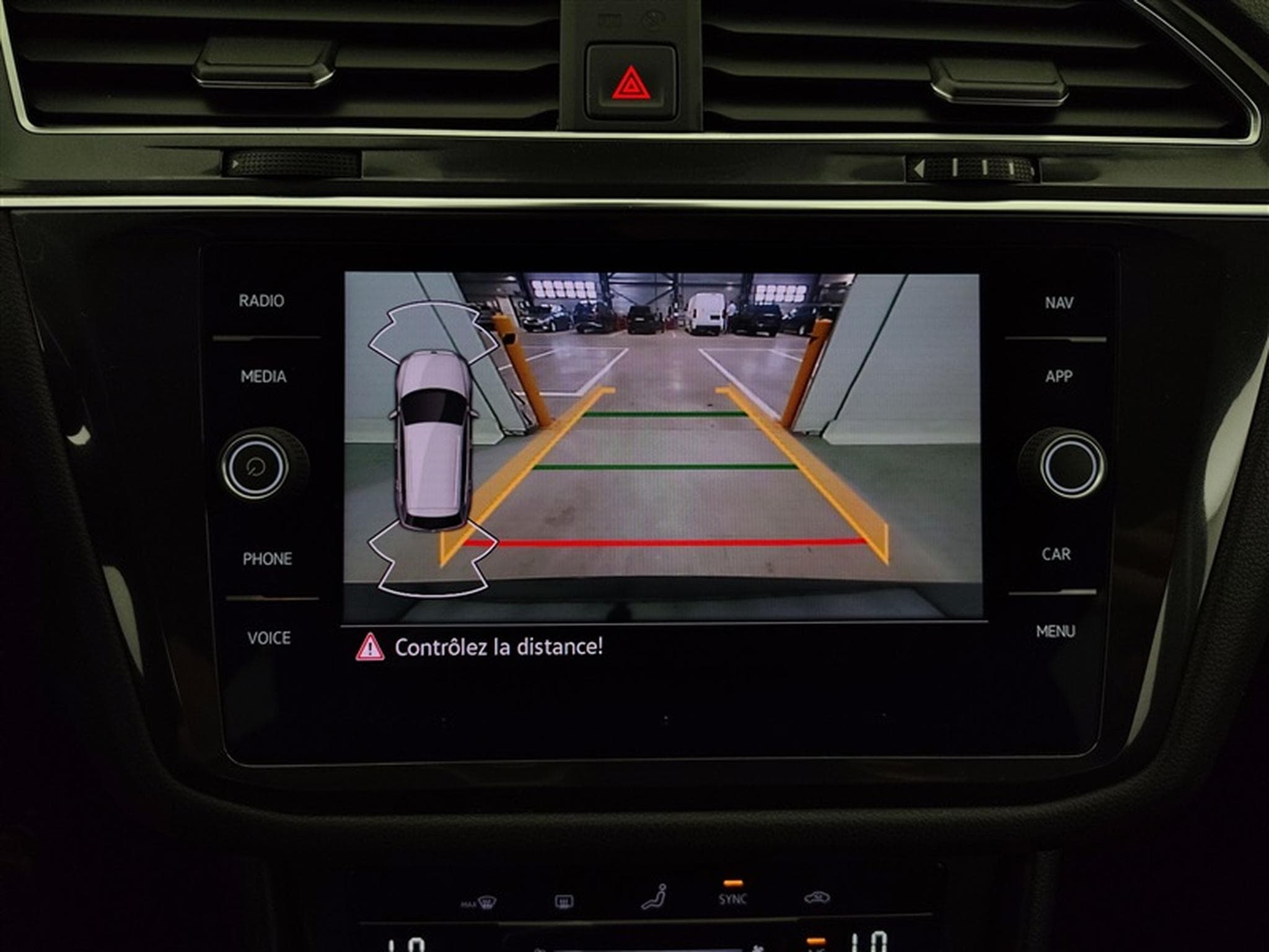 VW Tiguan 2.0 TDi SCR Life Business (2022) - Photo 18