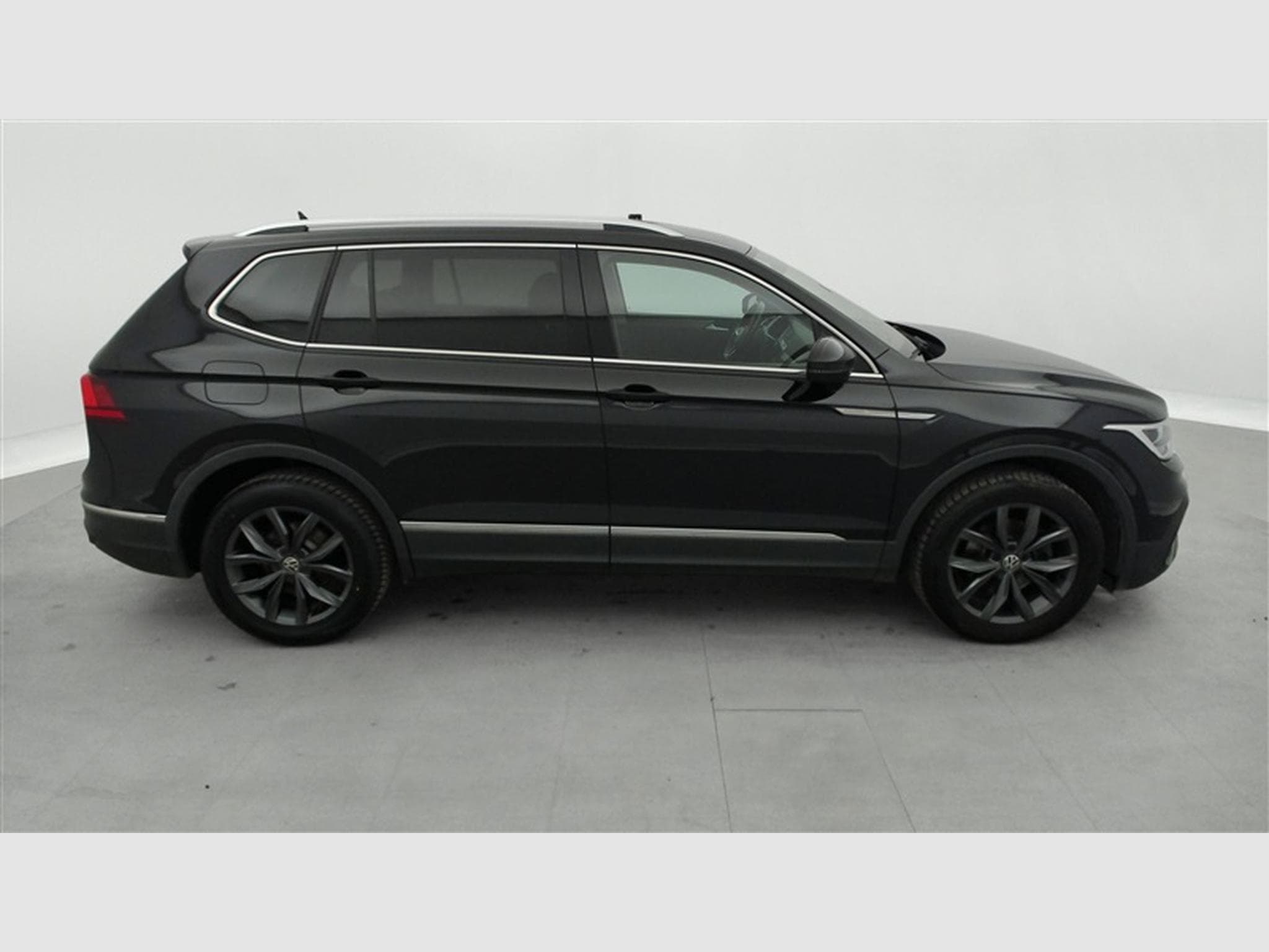 VW Tiguan 2.0 TDi SCR Life Business (2022) - Photo 25