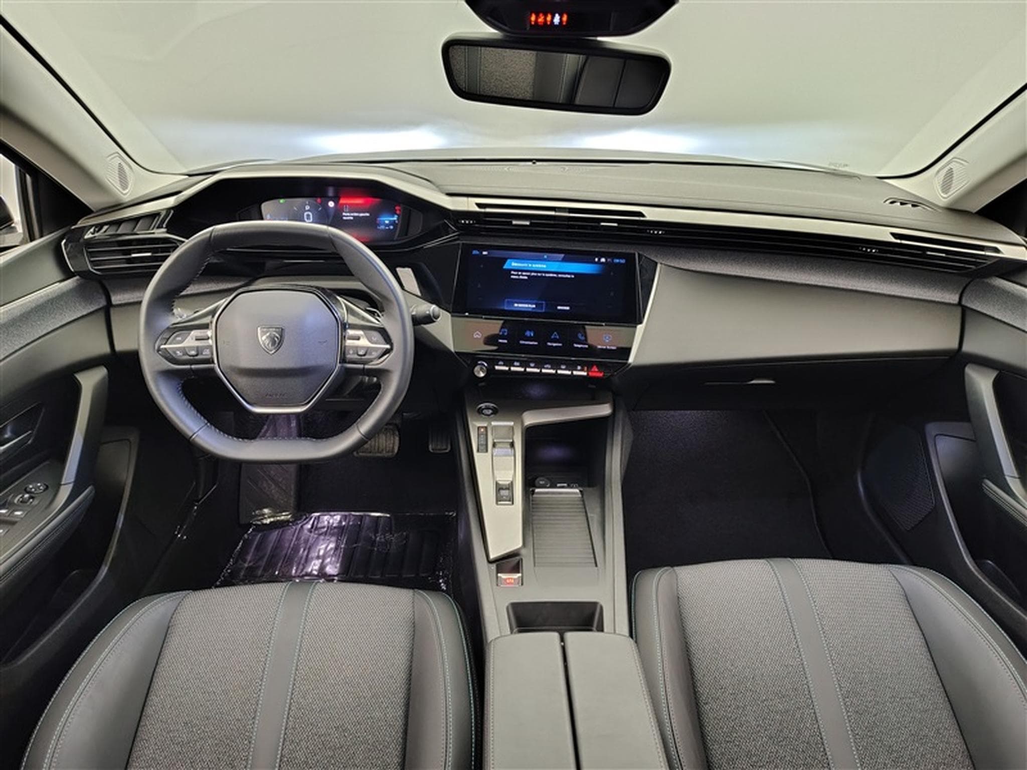 Peugeot 408 1.2 Hybrid 136cv e-DCS6 Allure NAVI / FULL LED / CAMERA 360 (2025) - Photo 8