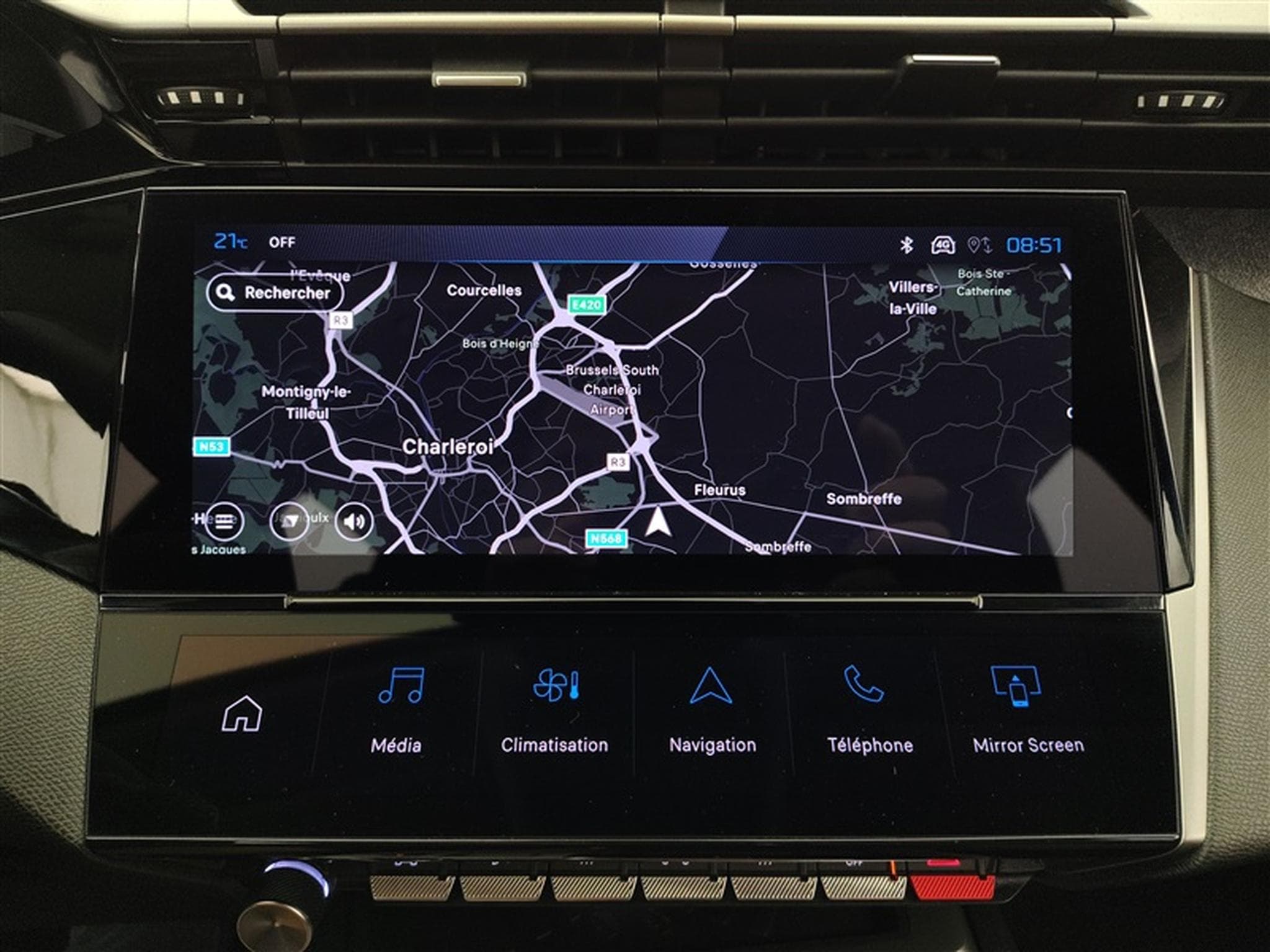 Peugeot 408 1.2 Hybrid 136cv e-DCS6 Allure NAVI / FULL LED / CAMERA 360 (2025) - Photo 11