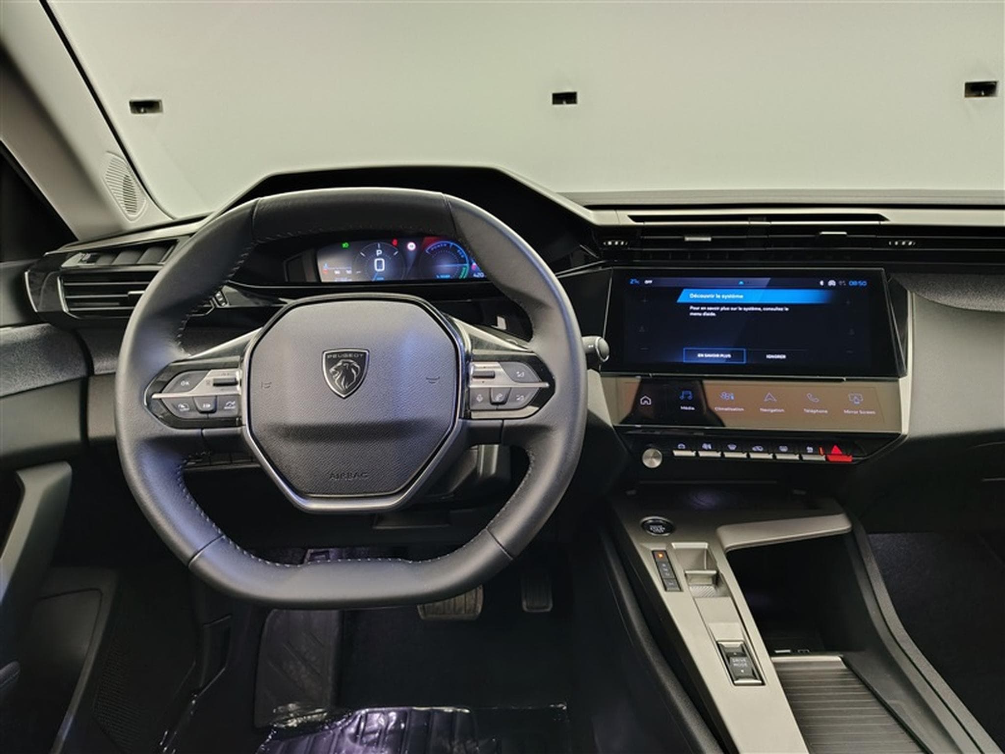 Peugeot 408 1.2 Hybrid 136cv e-DCS6 Allure NAVI / FULL LED / CAMERA 360 (2025) - Photo 9