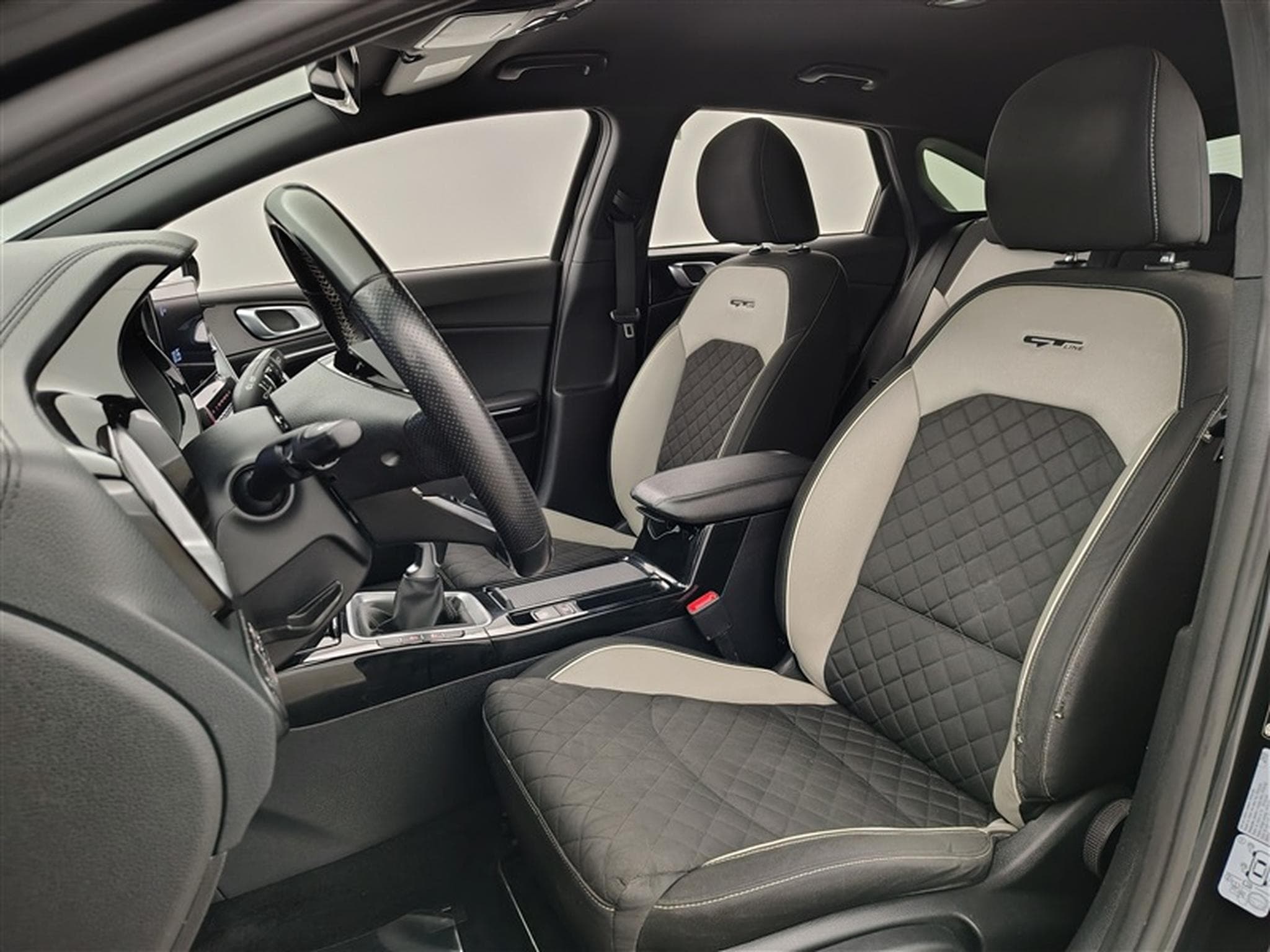 Kia ProCeed 1.0 T-GDI 120Cv GT-Line NAVI//LED/ALU/COCKPIT (2022) - Photo 7