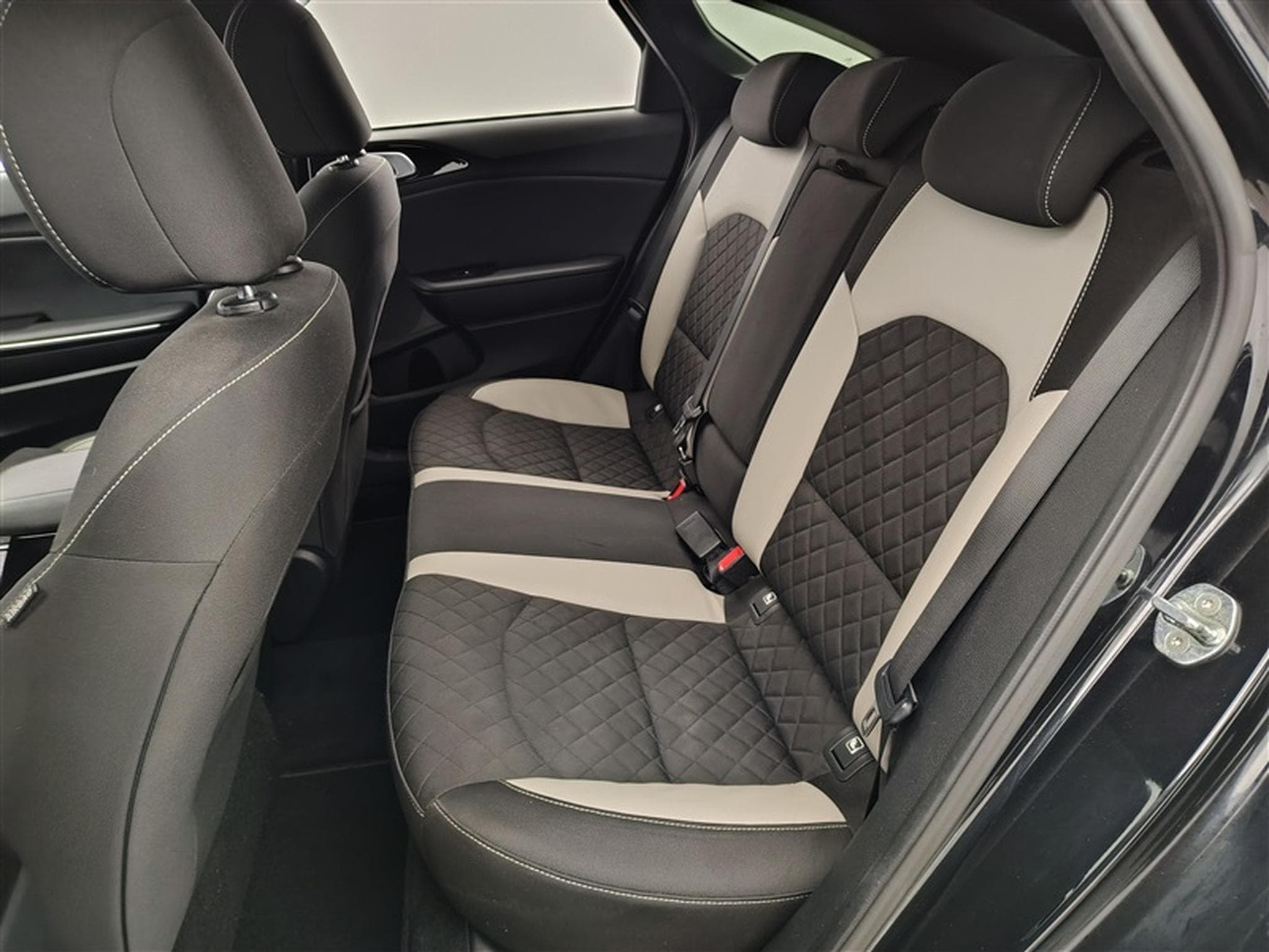 Kia ProCeed 1.0 T-GDI 120Cv GT-Line NAVI//LED/ALU/COCKPIT (2022) - Photo 13