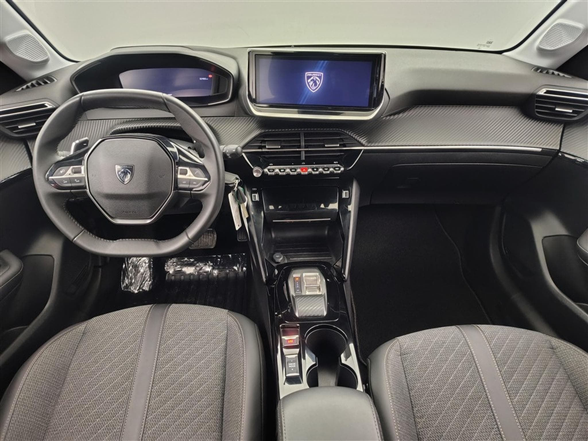 Peugeot 208 1.2 Hybrid 100cv e-DSC6 Allure CARPLAY / FULL LED / S-CUIR (2025) - Photo 7