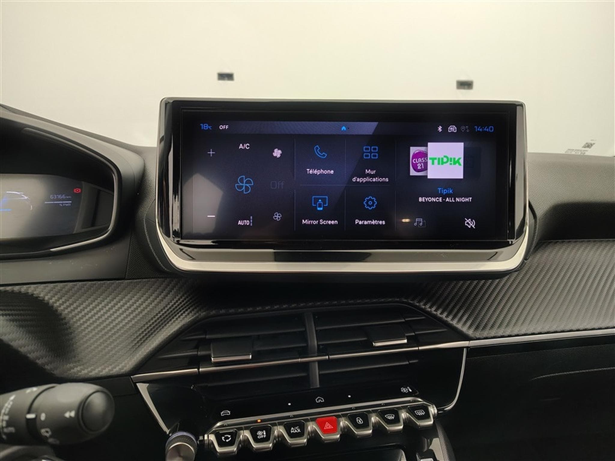 Peugeot 208 1.2 Hybrid 100cv e-DSC6 Allure CARPLAY / FULL LED / S-CUIR (2025) - Photo 10