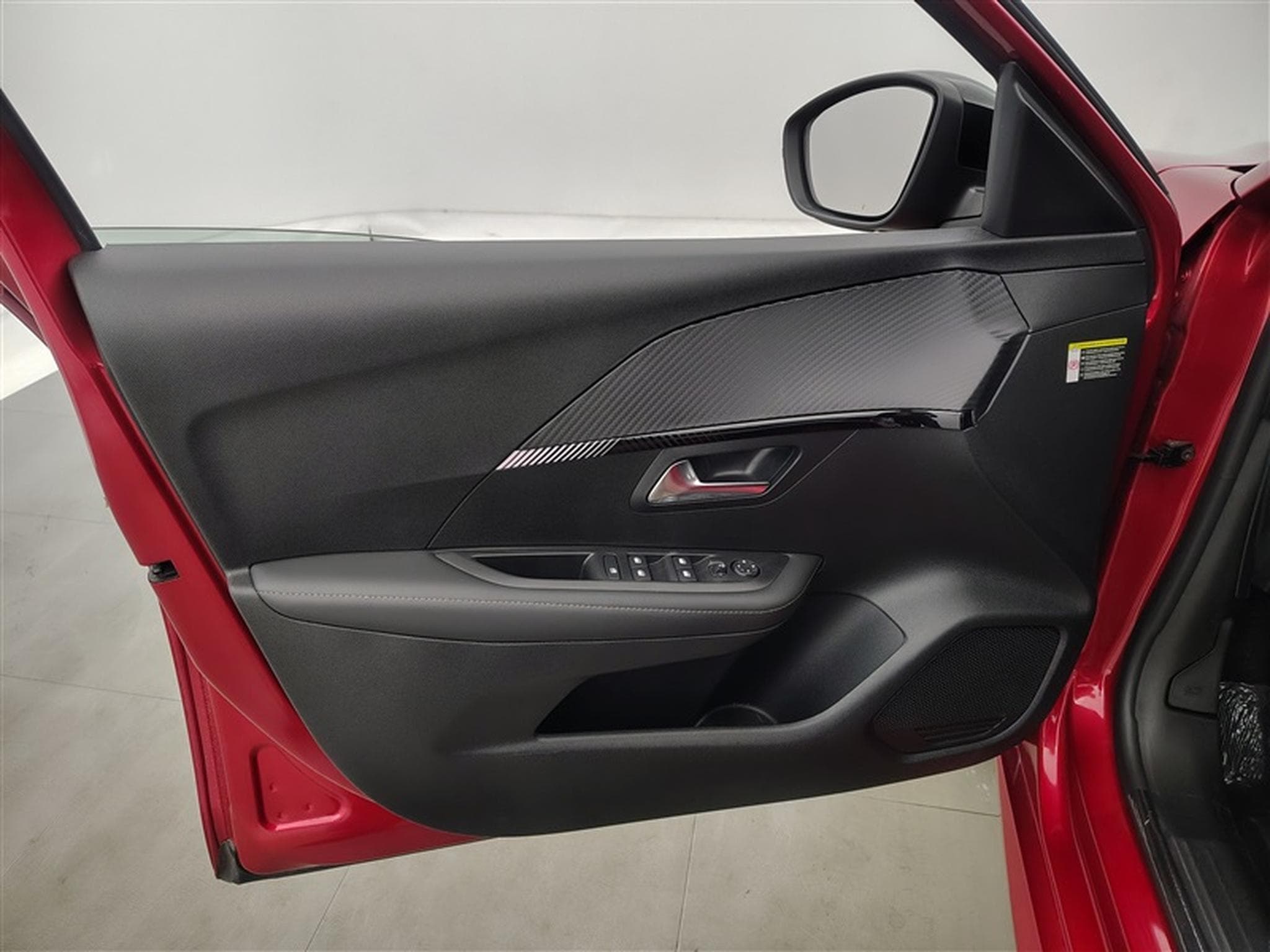Peugeot 208 1.2 Hybrid 100cv e-DSC6 Allure CARPLAY / FULL LED / S-CUIR (2025) - Photo 16