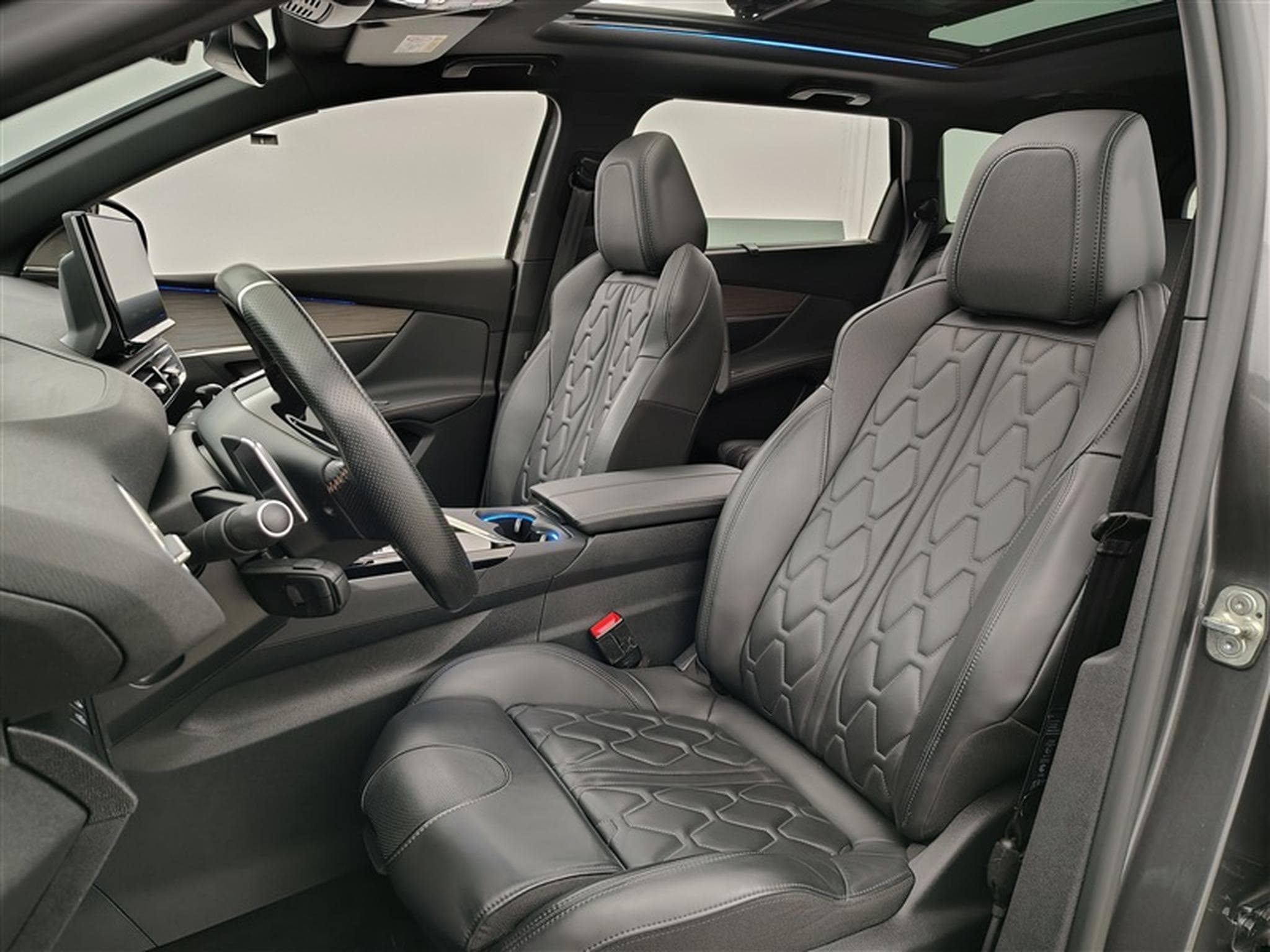 Peugeot 5008 1.5 BlueHDi GT NAVI / CUIR / TOIT PANO (2021) - Photo 7