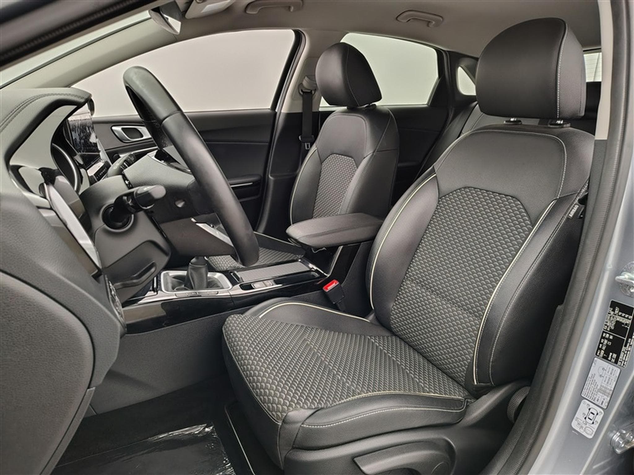 Kia Ceed Ceed 1.0 T-GDi Pulse ISG (2024) - Photo 7