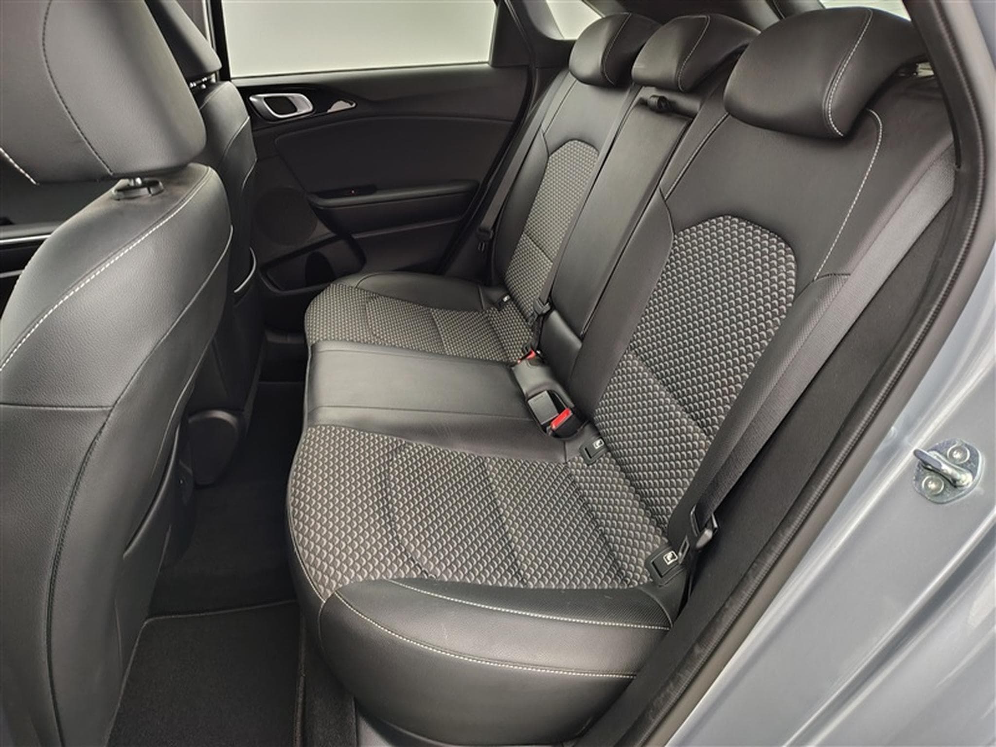 Kia Ceed Ceed 1.0 T-GDi Pulse ISG (2024) - Photo 13
