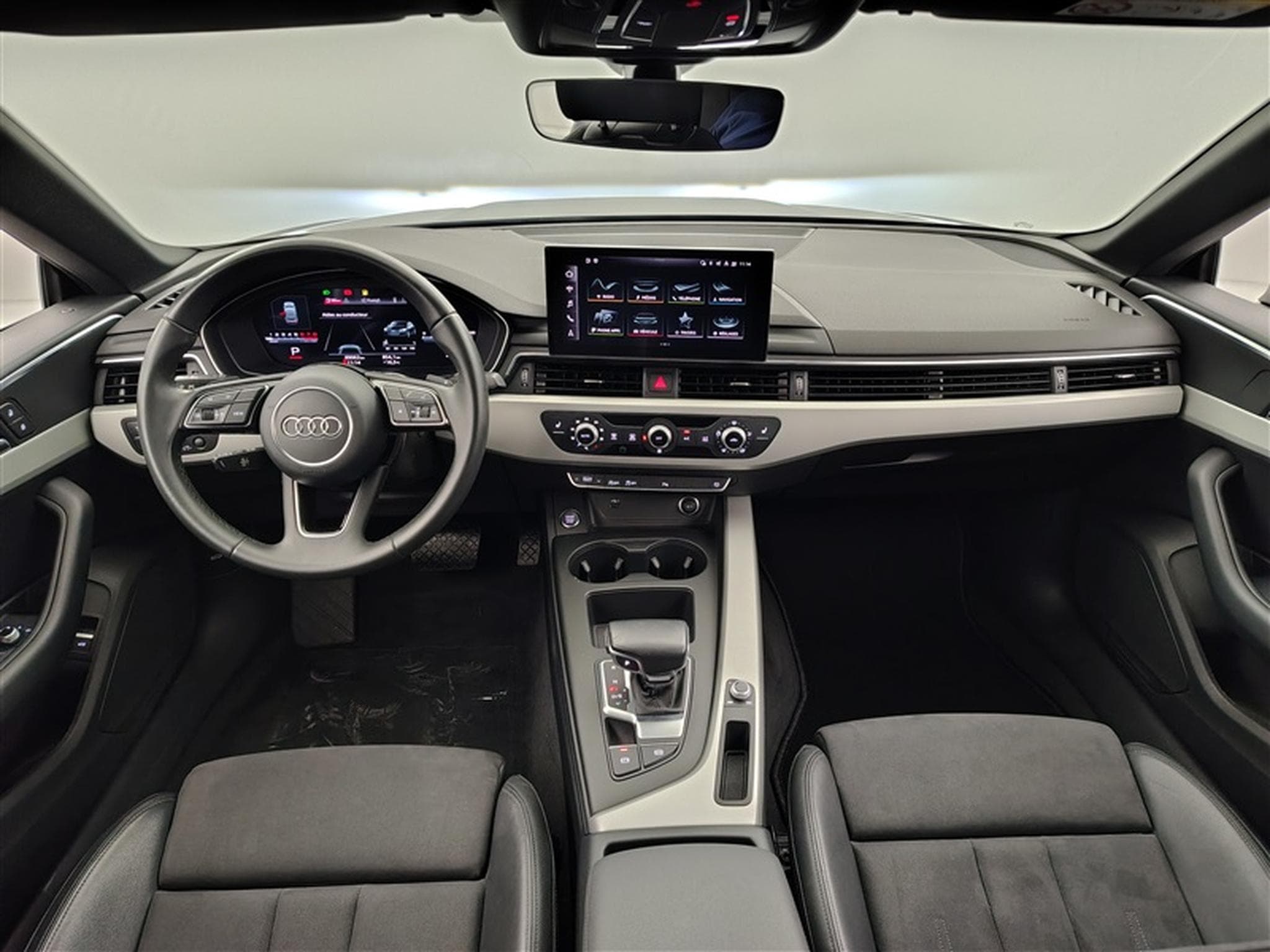Audi A5 Sportback 35 TFSI S-Tronic S-Line NAVI / FULL LED / CAMERA (2022) - Photo 8
