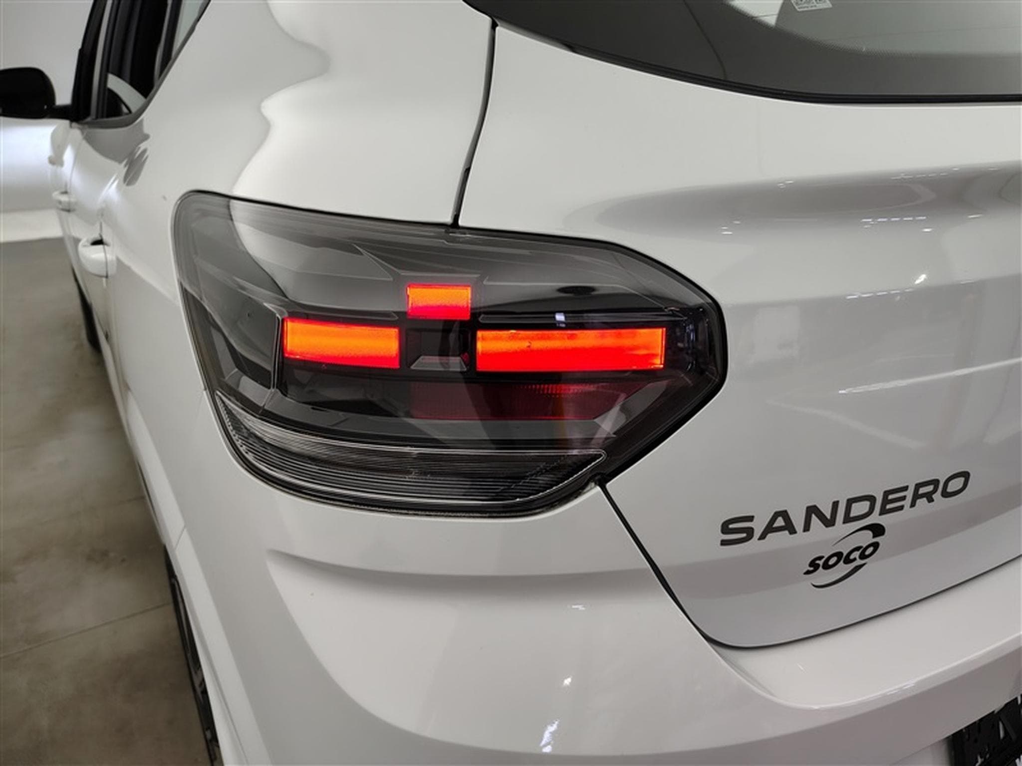 Dacia Sandero 1.0i SCe expression SCE CarPlay/PDC/Caméra (2026) - Photo 16
