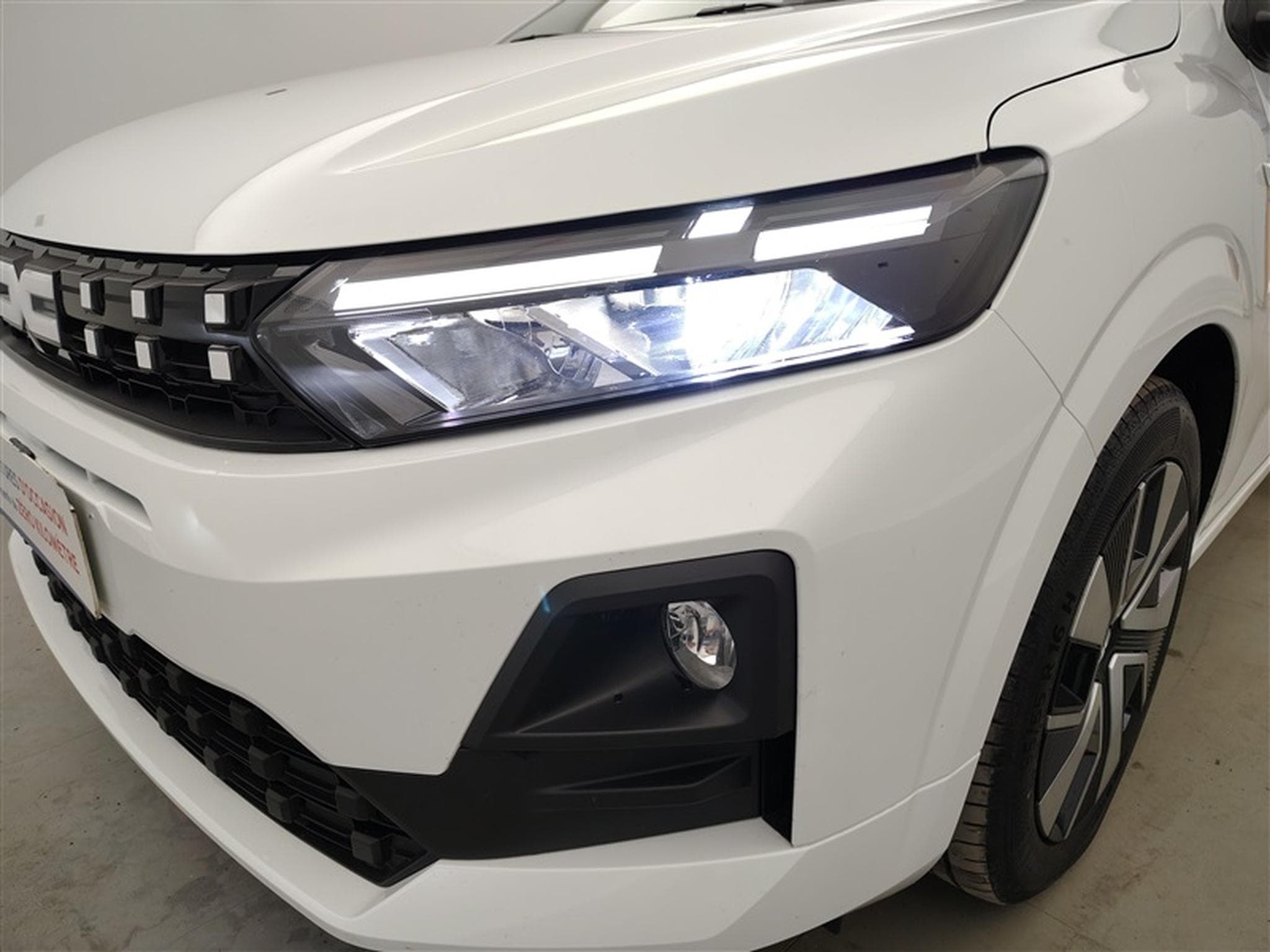 Dacia Sandero 1.0i SCe expression SCE CarPlay/PDC/Caméra (2026) - Photo 15