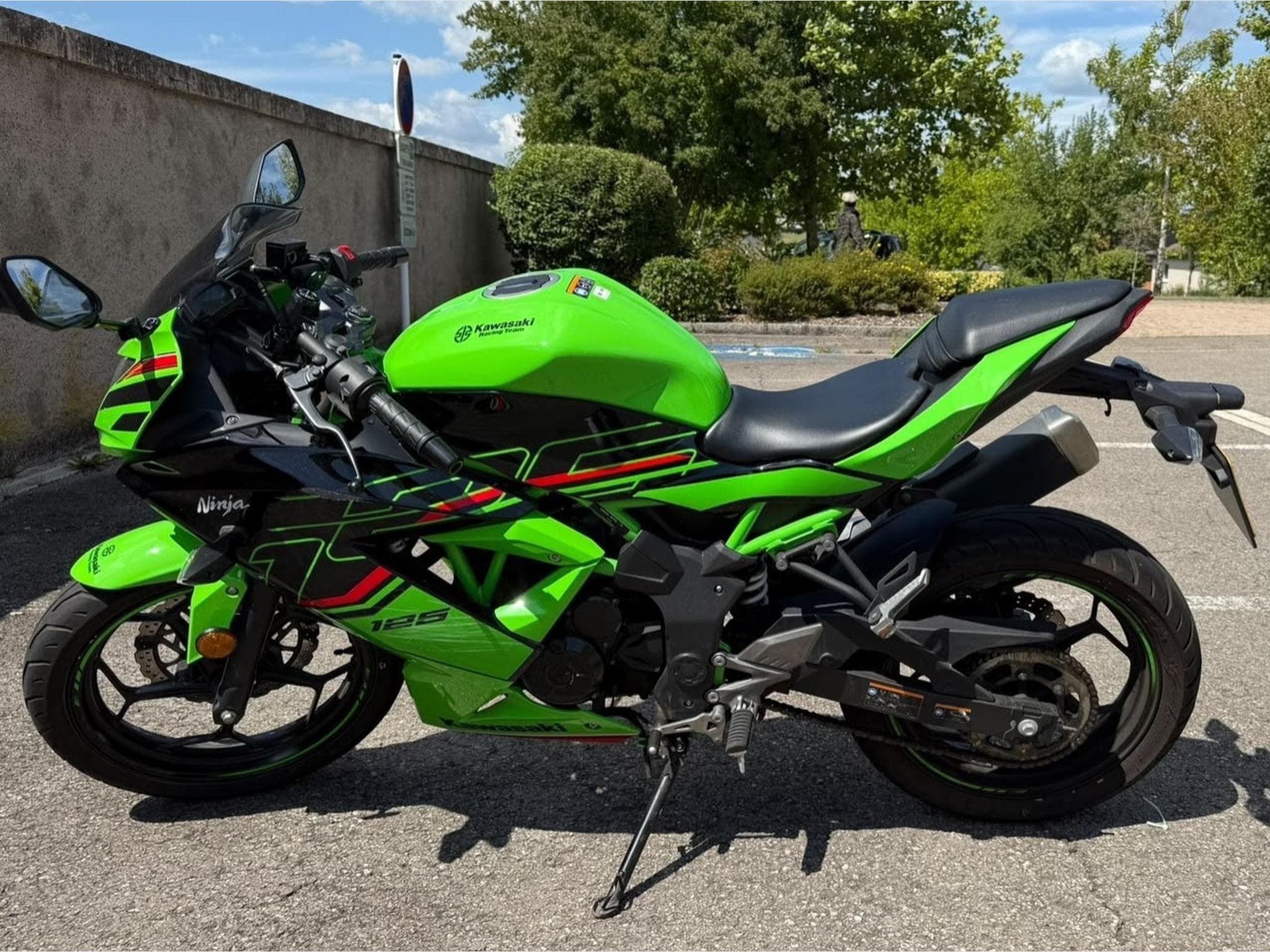 Kawasaki Ninja (2023) - Photo 1