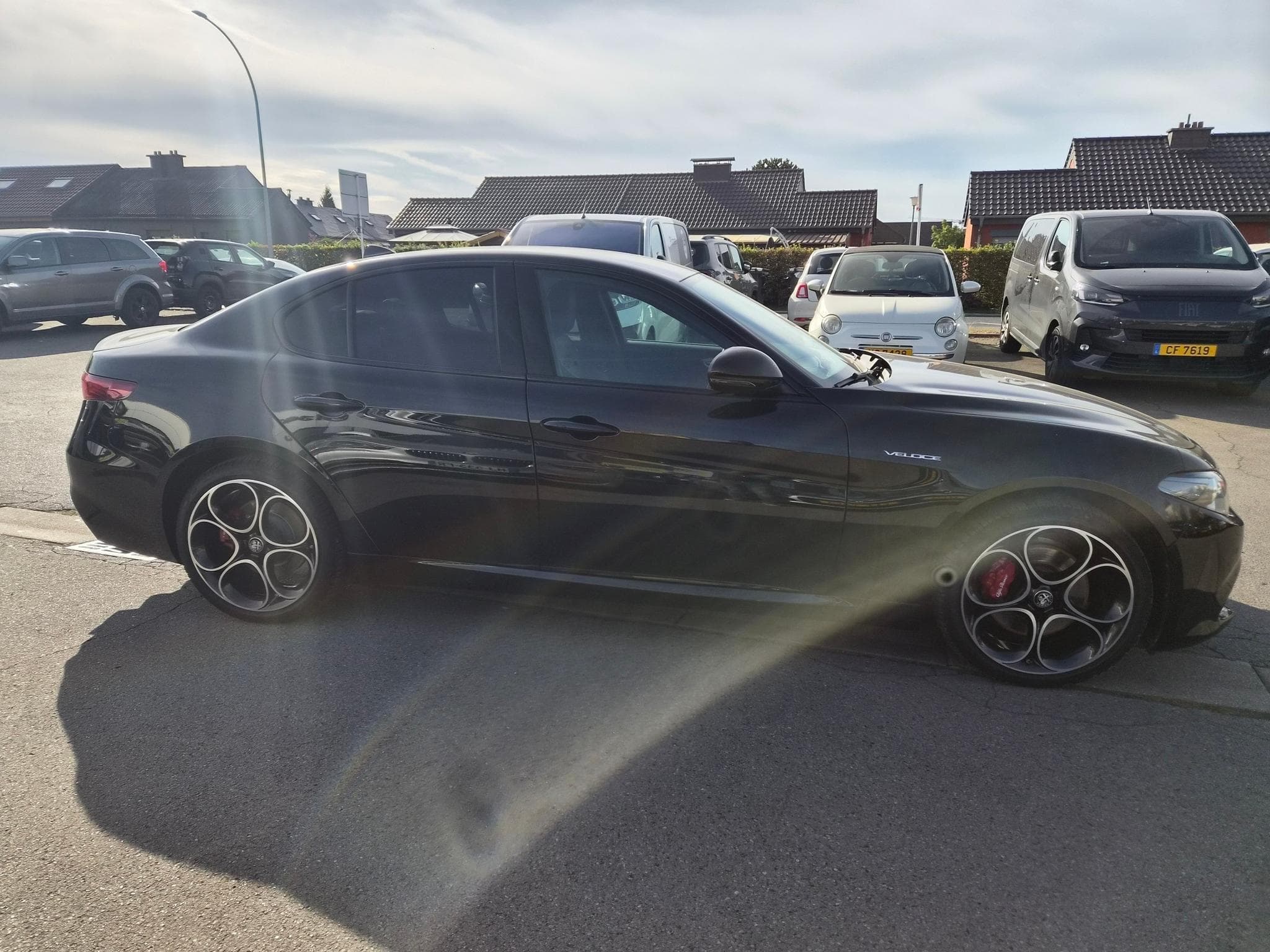 Alfa-Romeo Giulia VELOCE 2.0 TURBO 16 V  280 CV (2023) - Photo 3